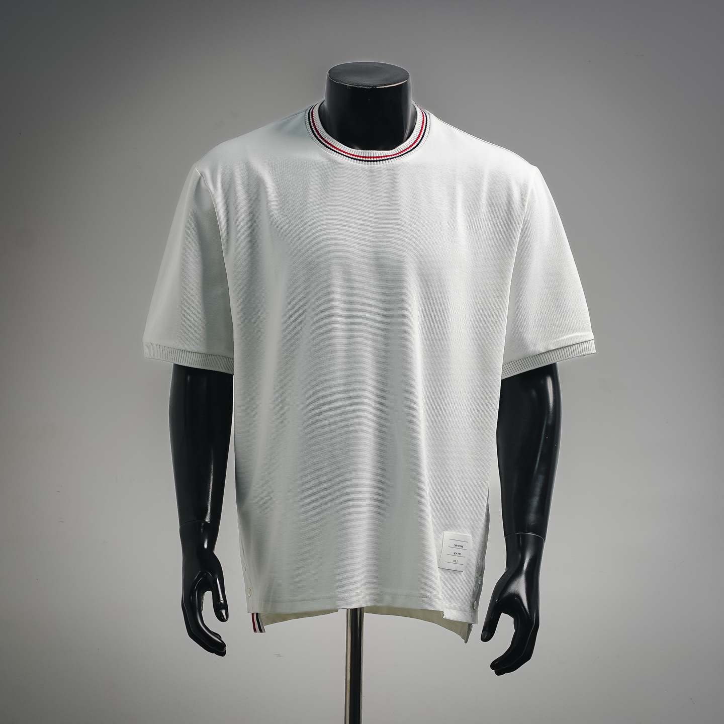 Thom neckline striped t-shirt