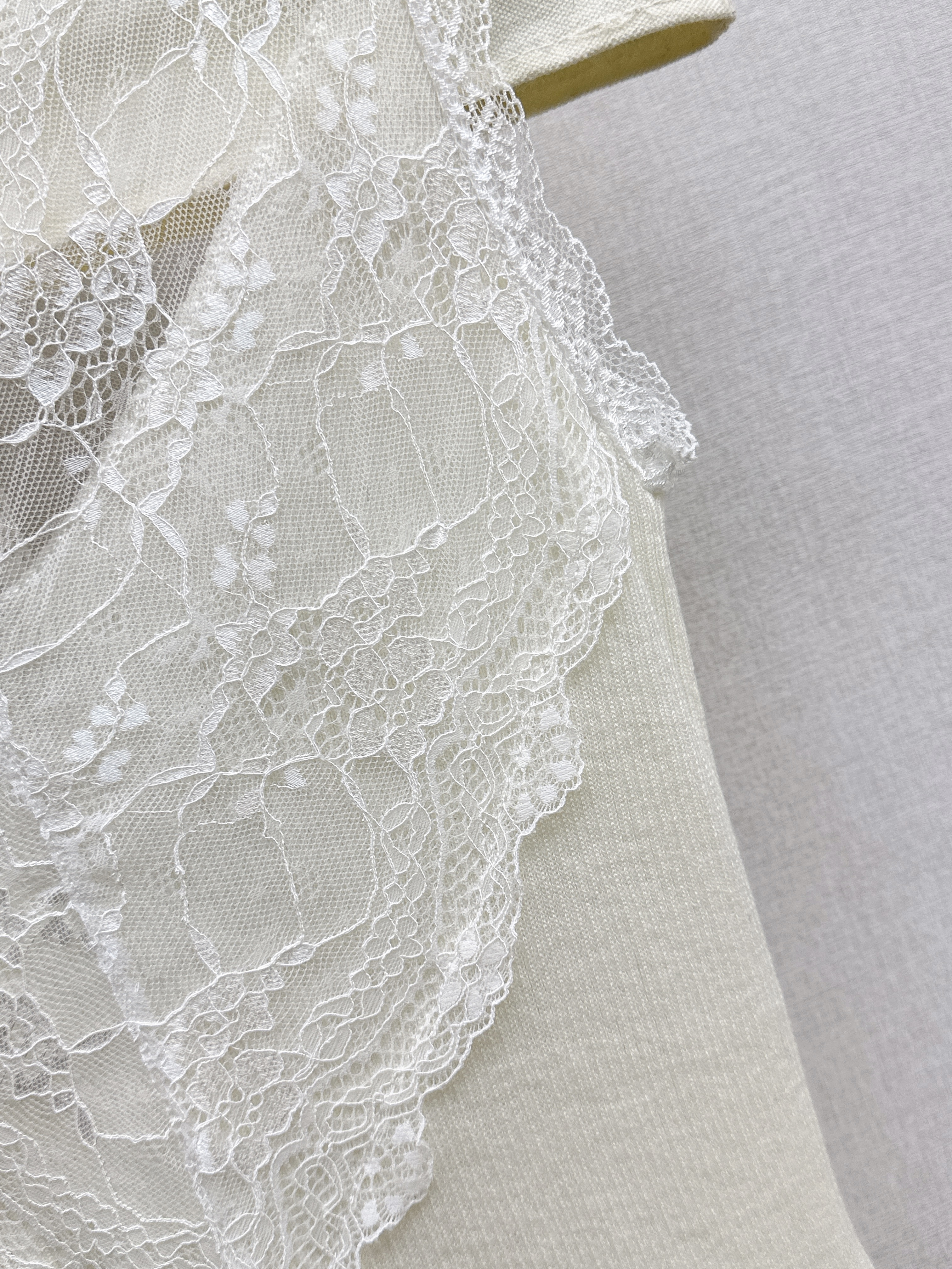 ES 26ss lace contract vest