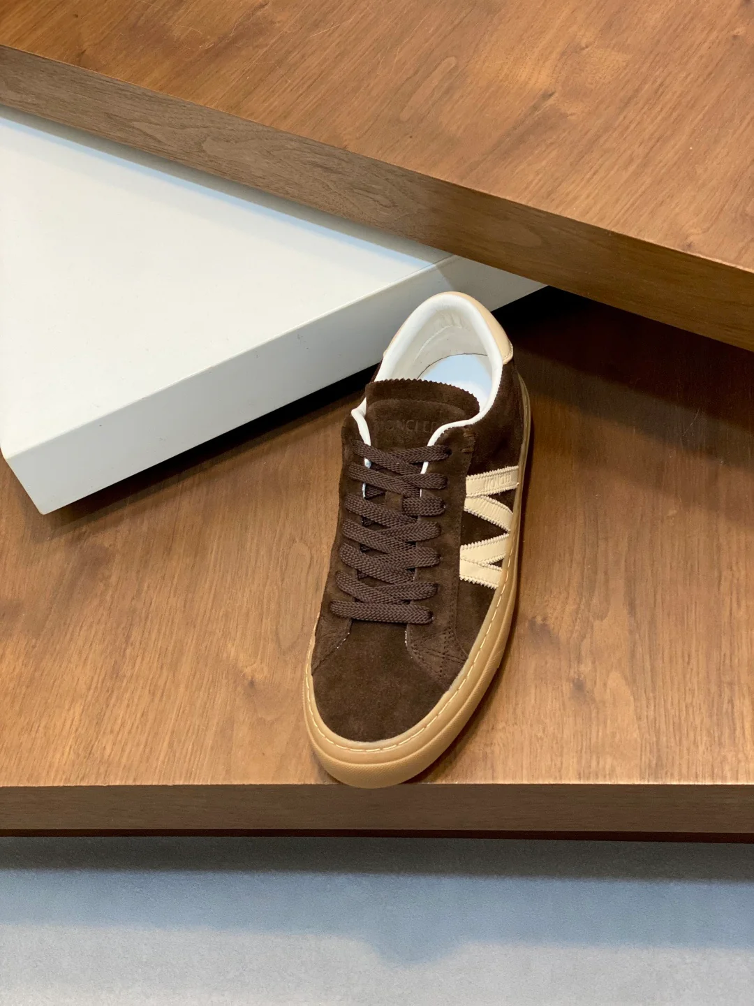 Mon low-top retro sneakers