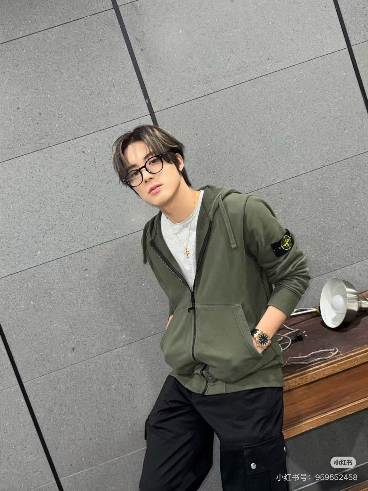 Stone zip-up cardigan hoodie