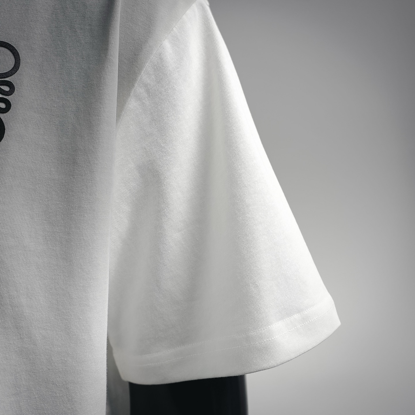 Loe applique t-shirt