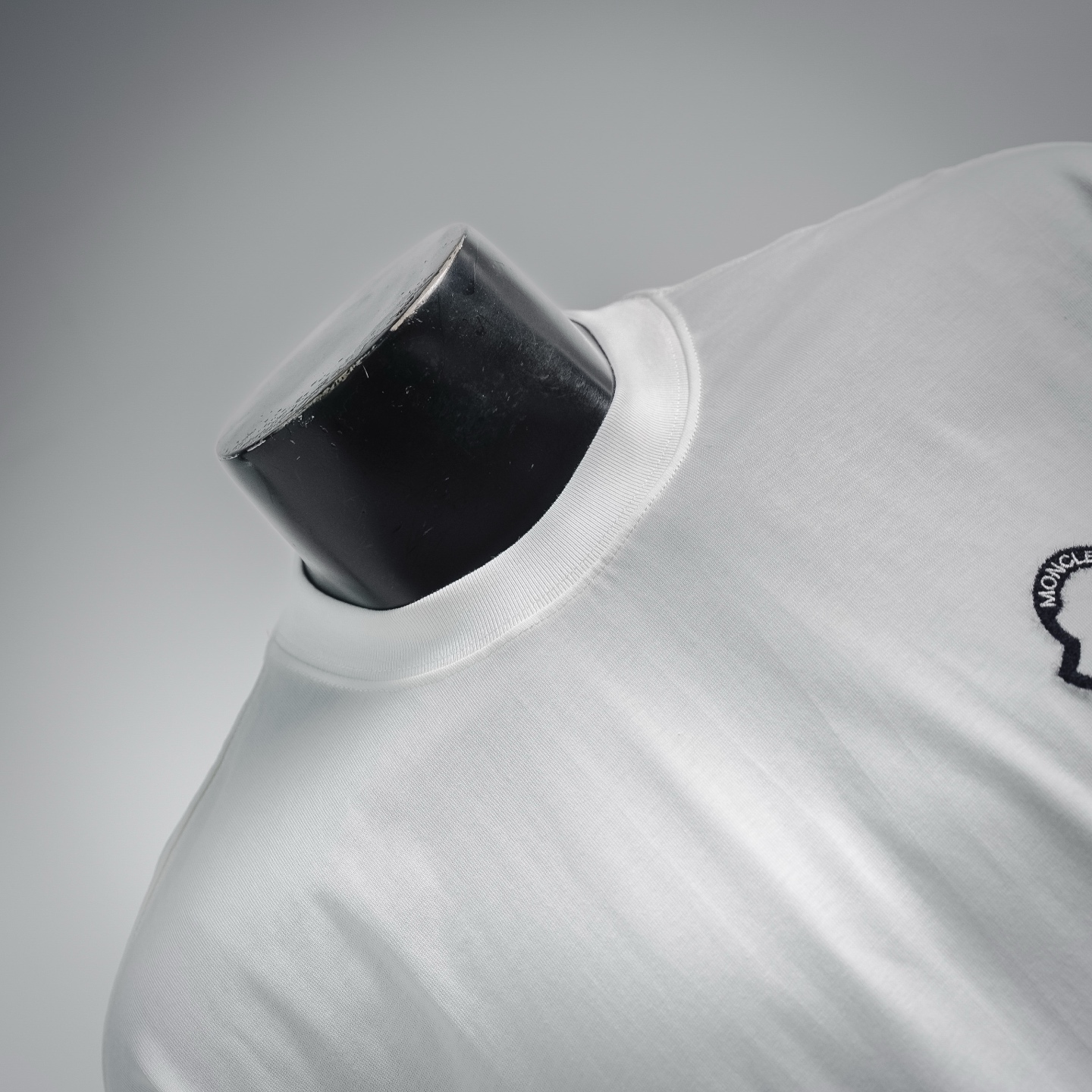 Mon logo badge t-shirt