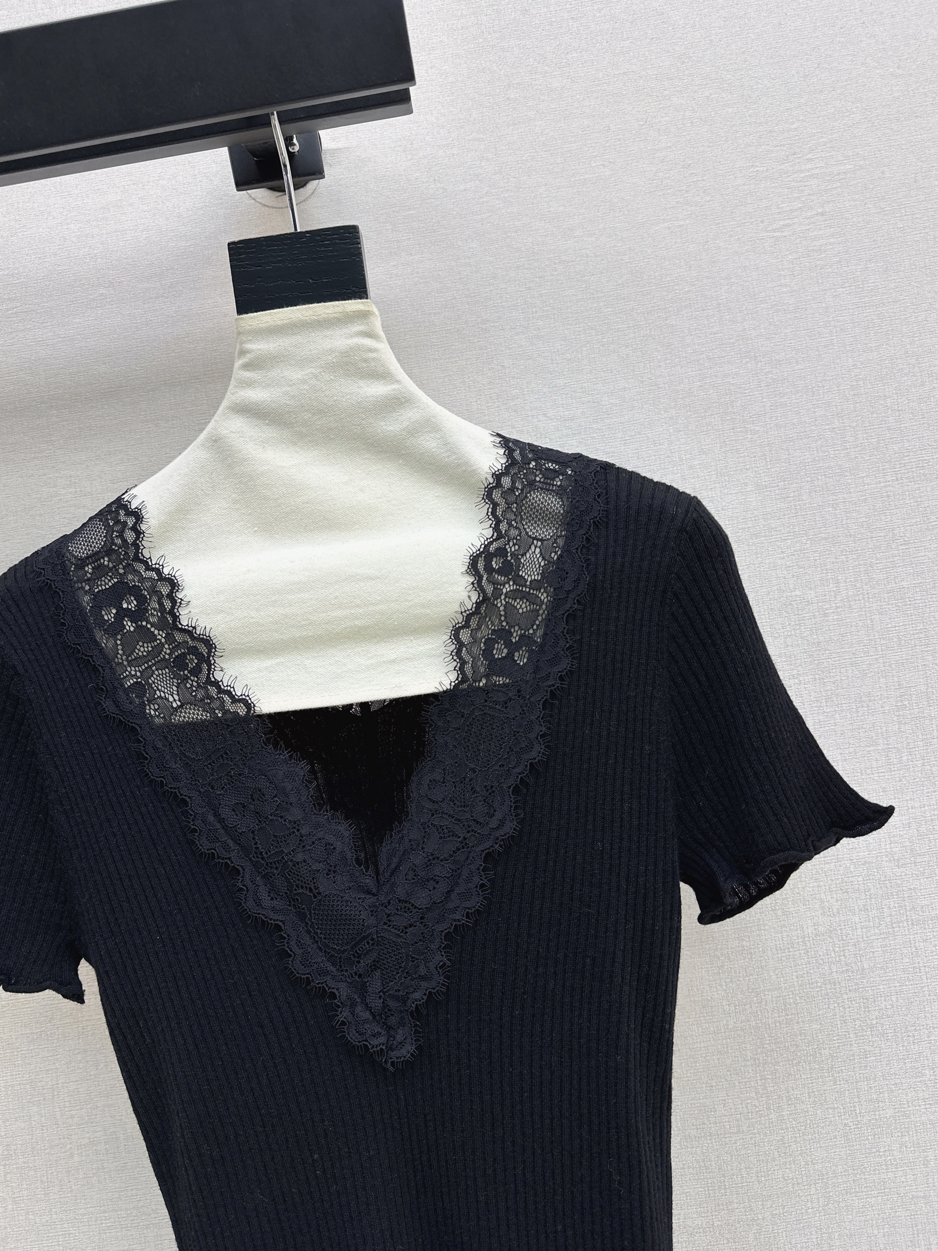 ES 26ss contract lace knitwear