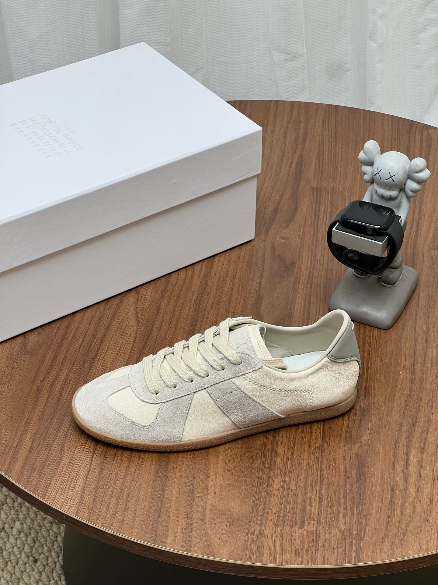 Maison low-top shoes
