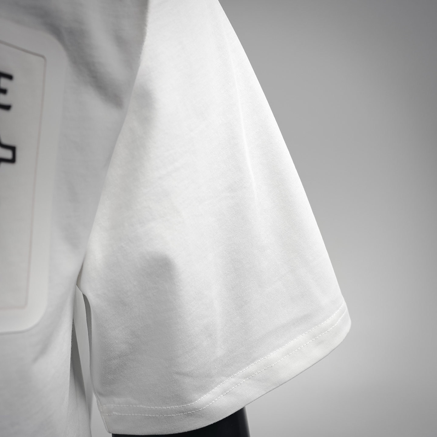 Loe pocket zip t-shirt