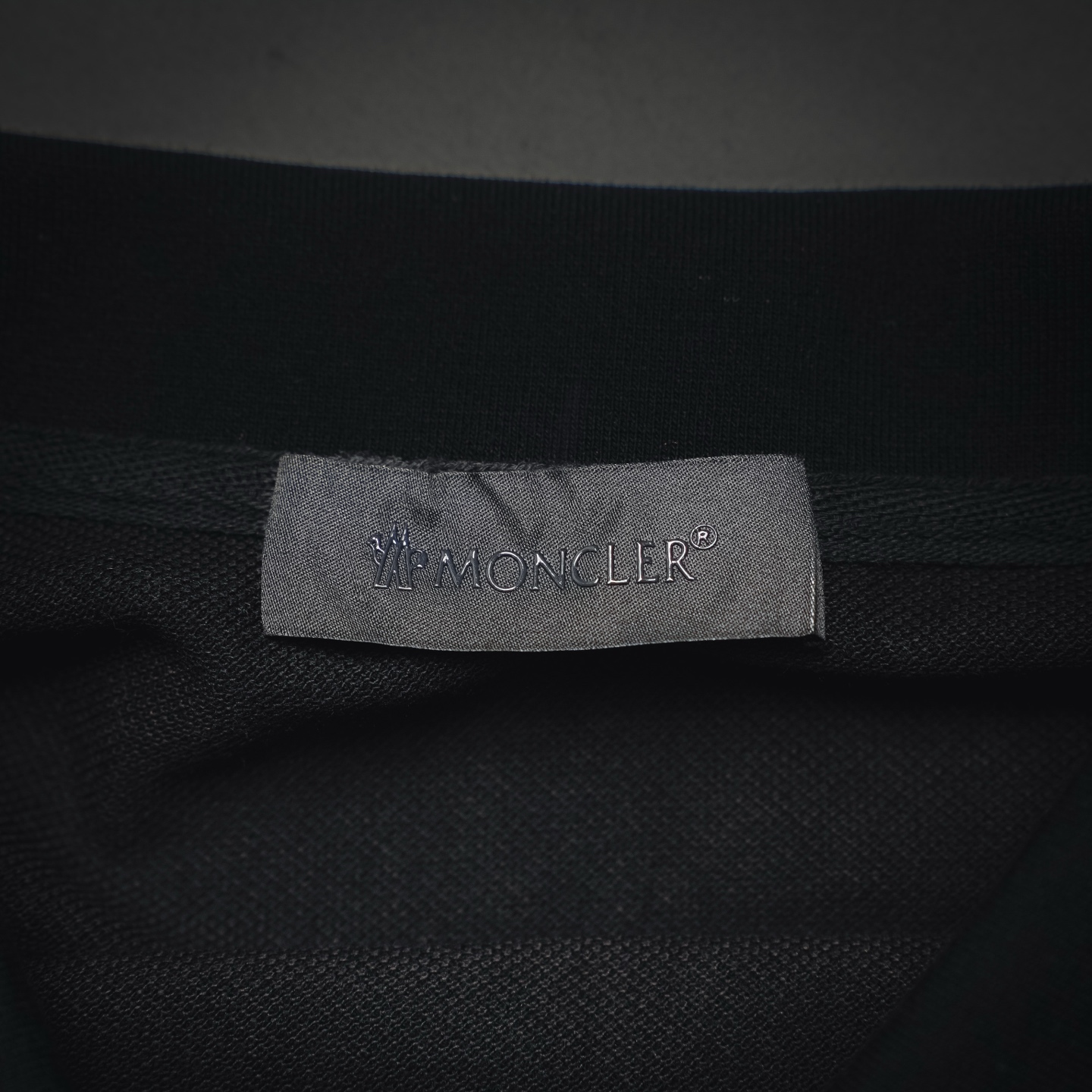 Mon collared Polo