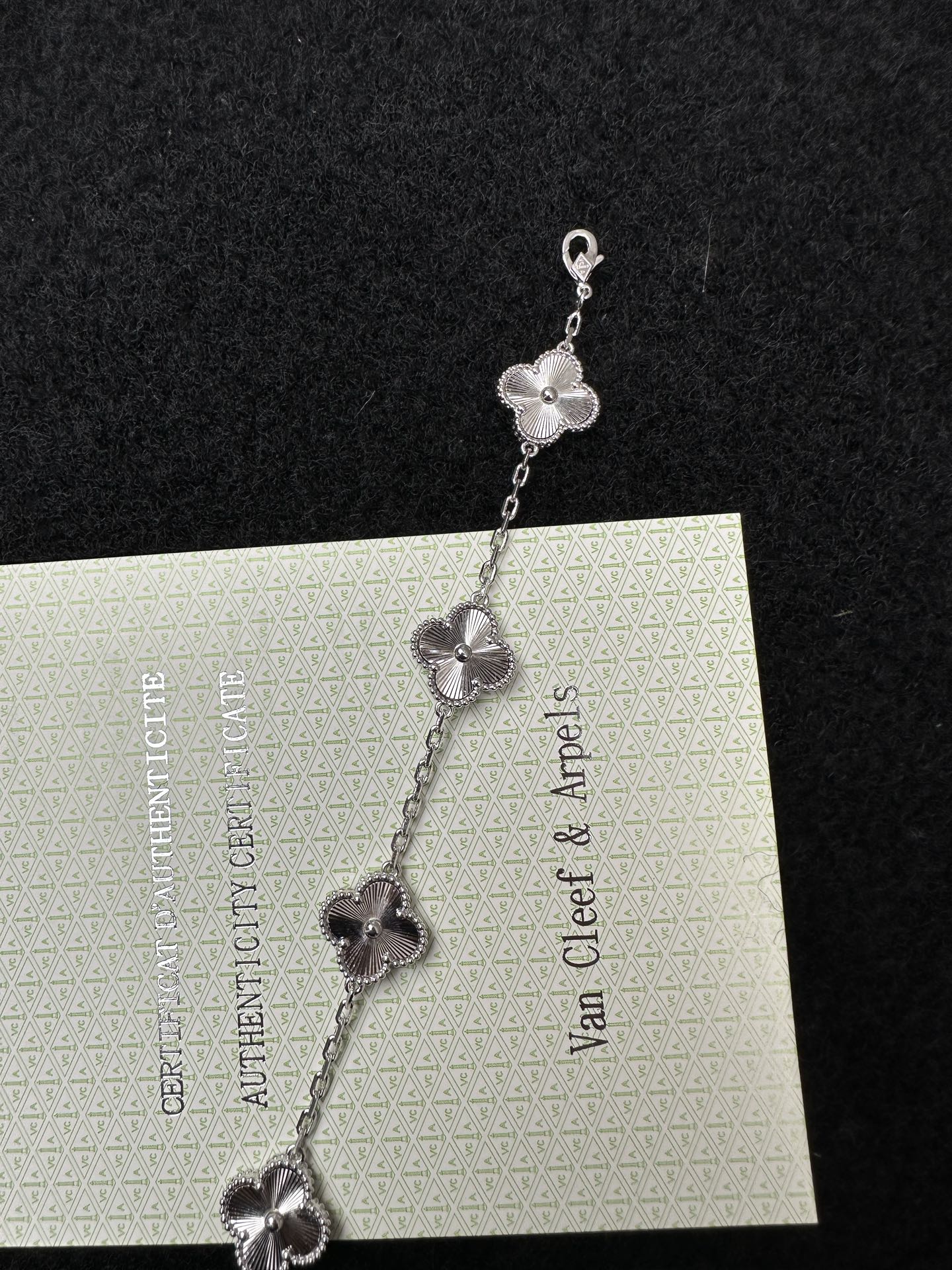 Van bracelet