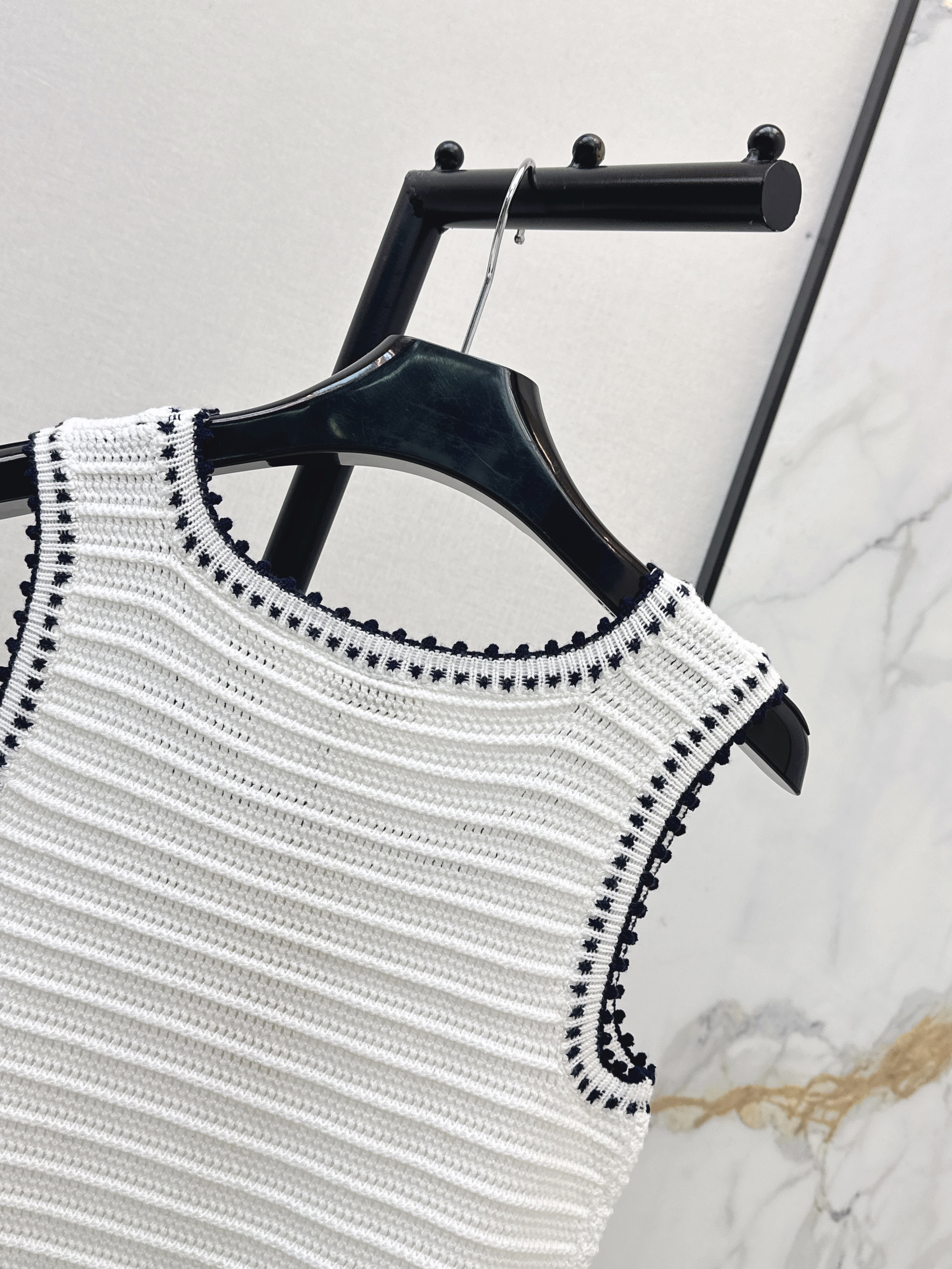Celi 26ss knit vest