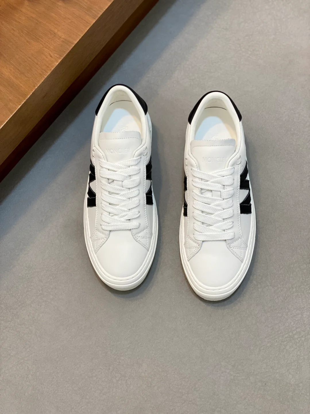 Mon low-top retro sneakers