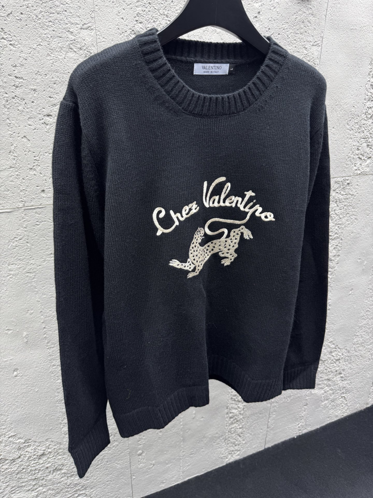Valent embroidered sweater