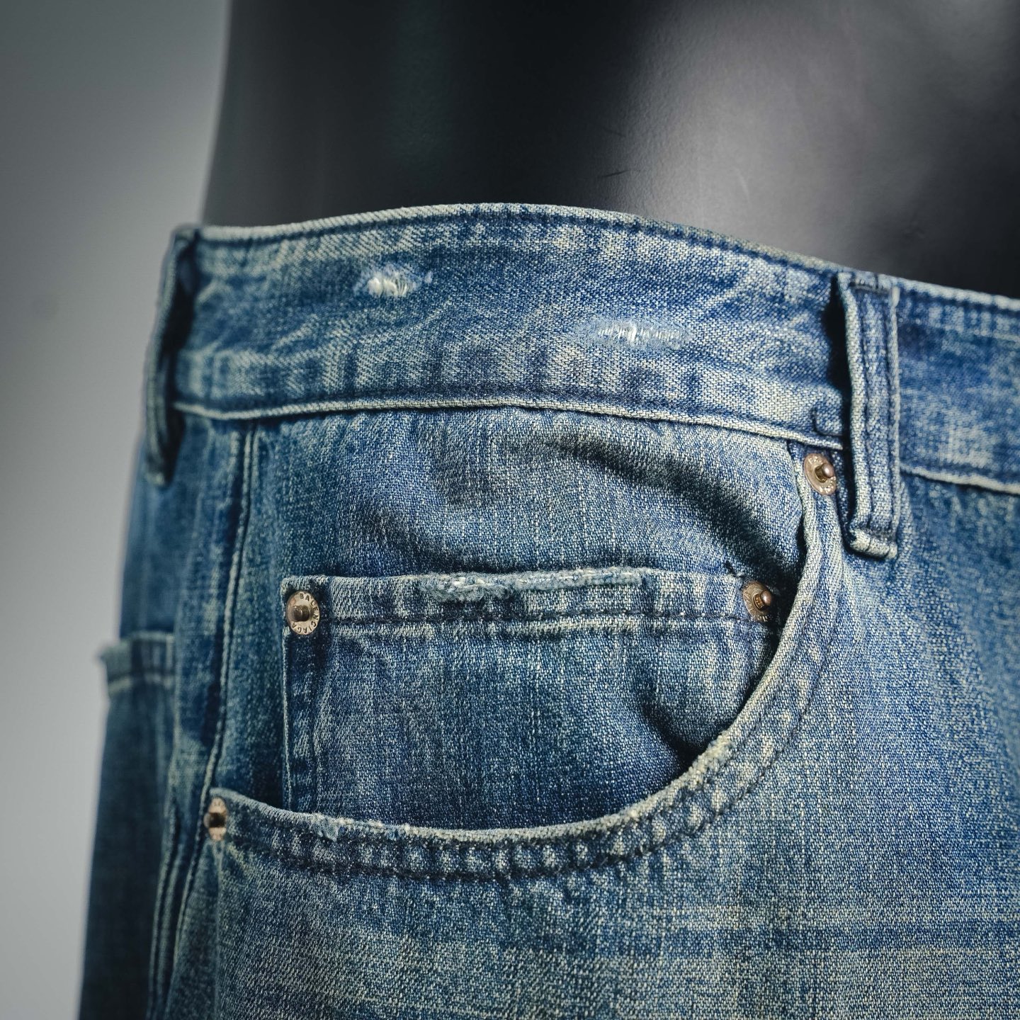 Balen distressed jeans