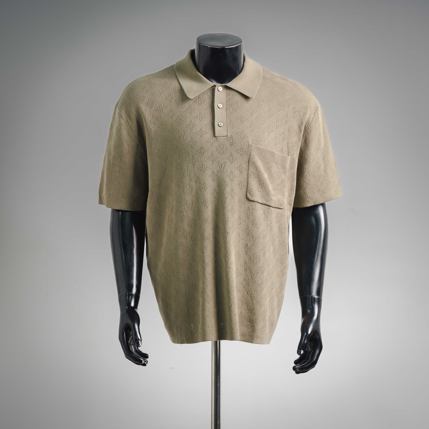 Louis collared Polo