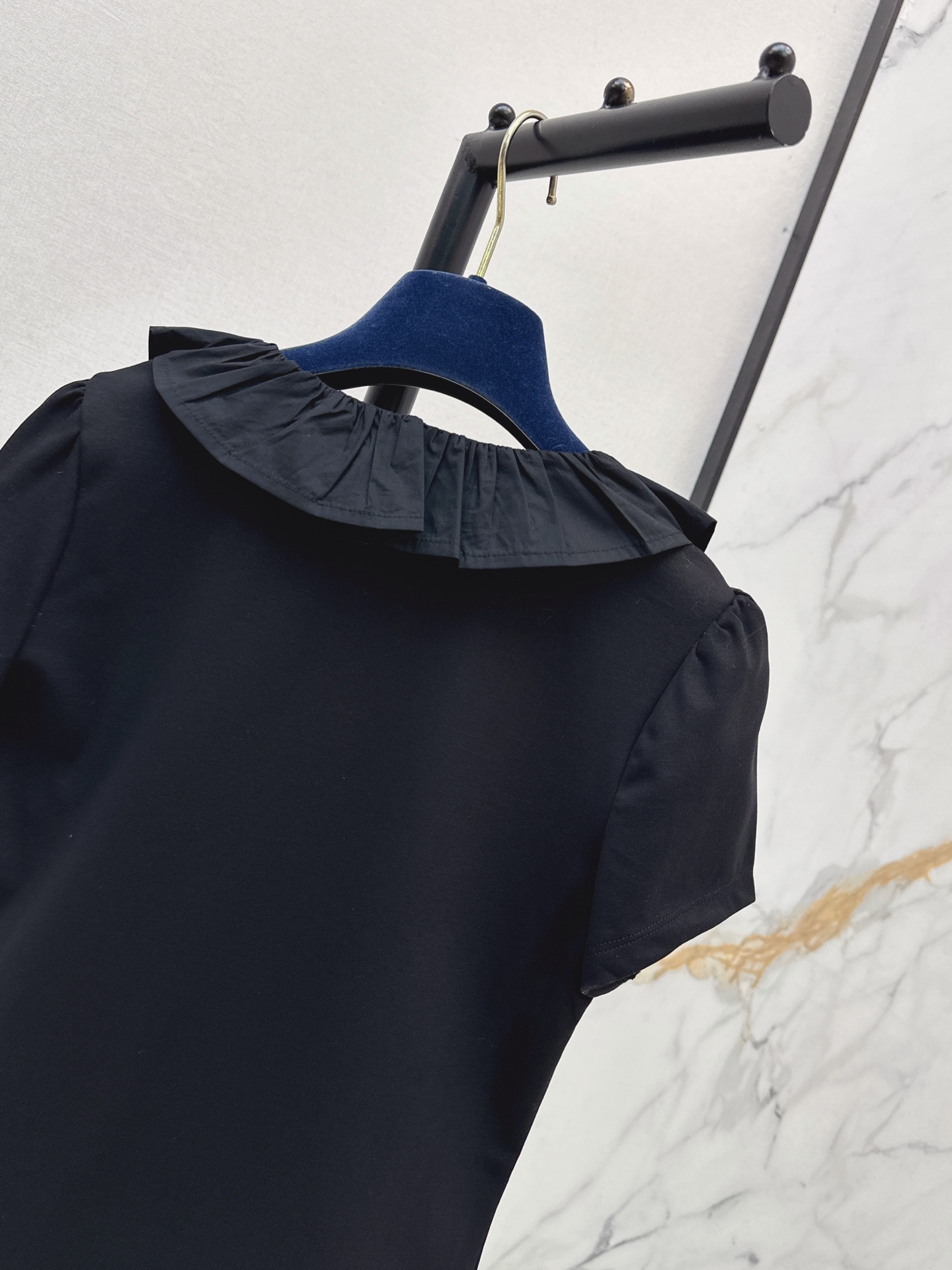 Loui 26fw ruffle t-shirt
