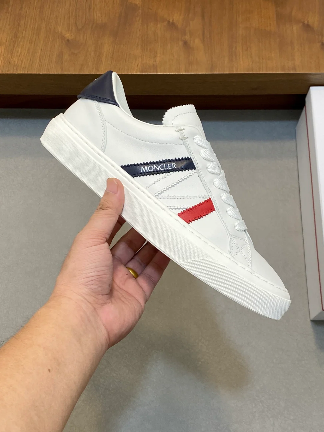 Mon low-top retro sneakers