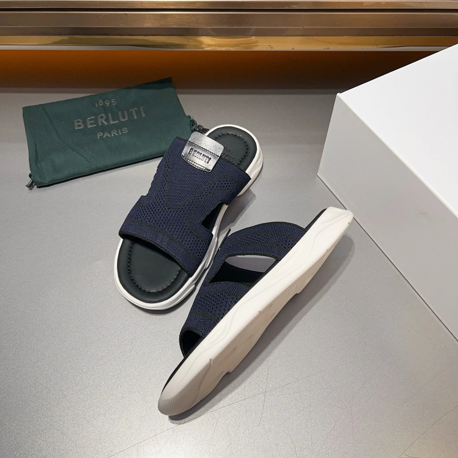 Berlut slippers