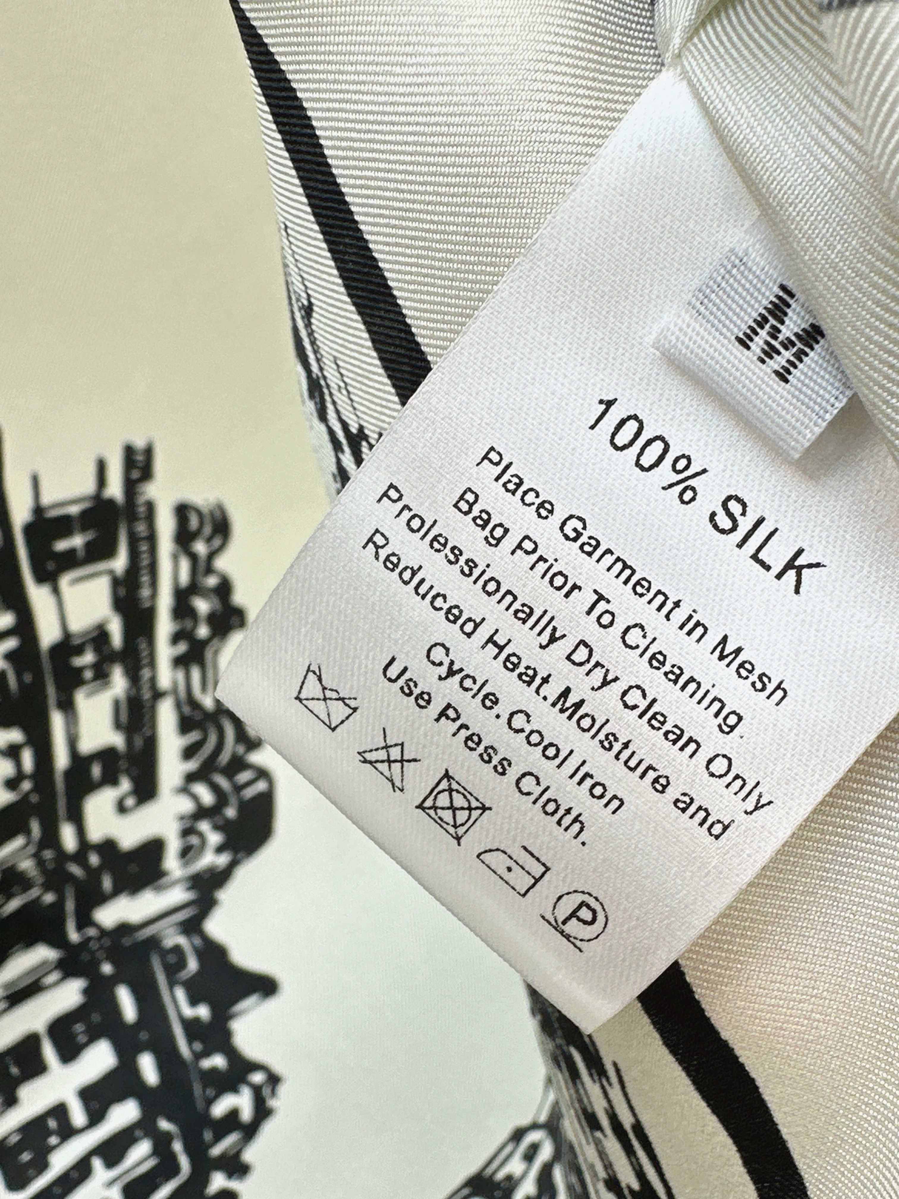 Her 26ss print scraf top
