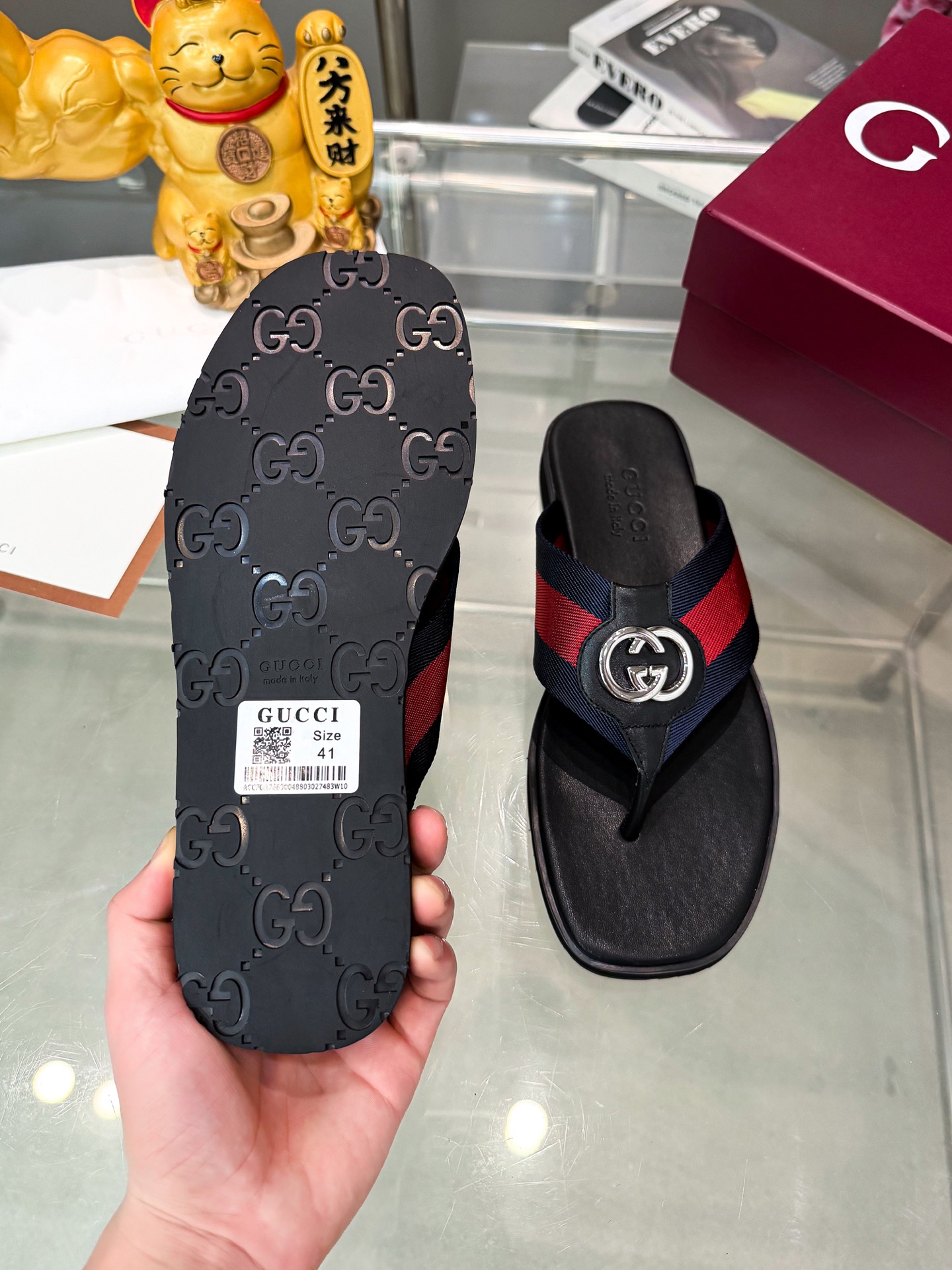 Guc slippers