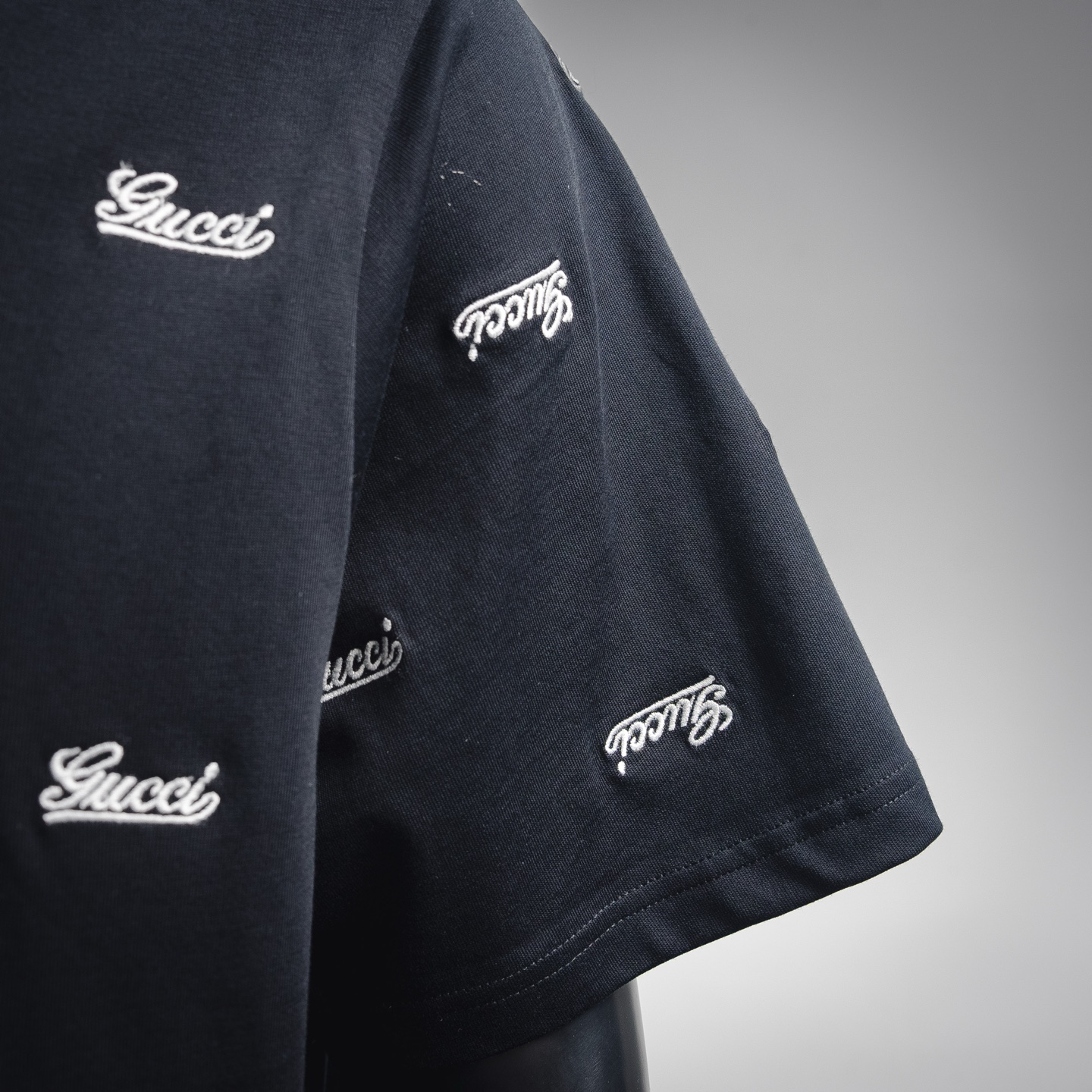 Guc logo embroidered t-shirt