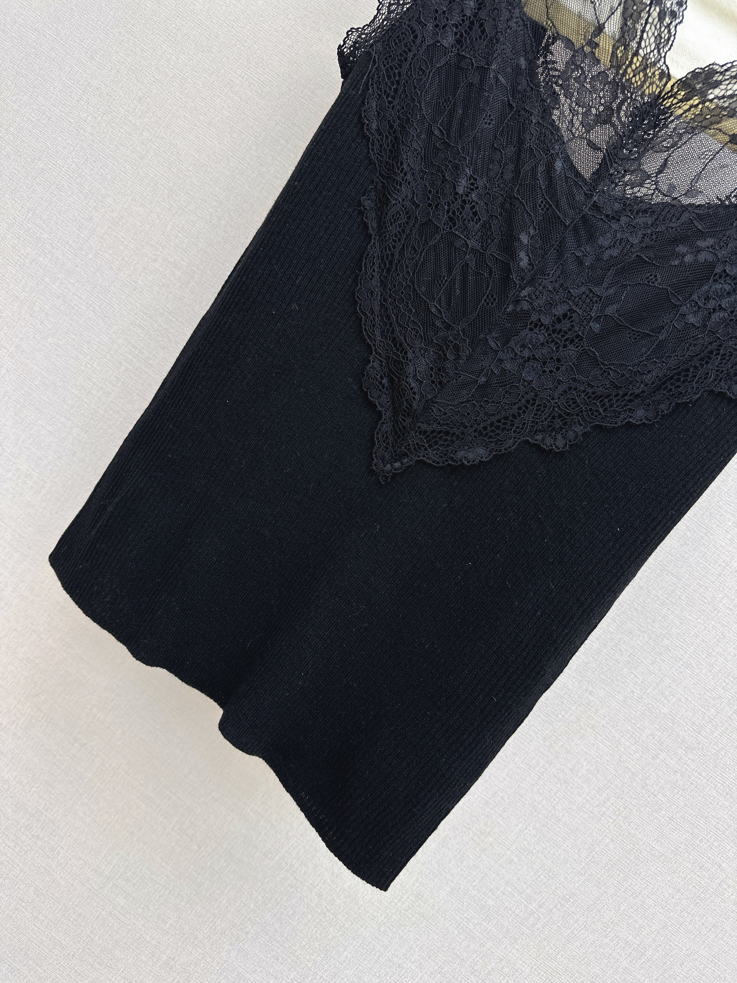 ES 26ss lace contract vest