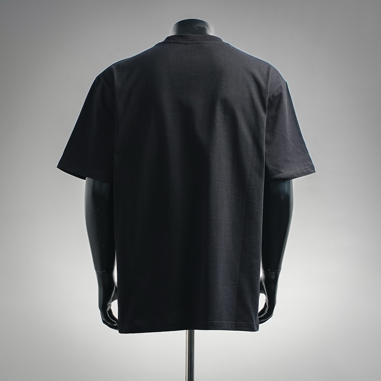 Loe applique t-shirt
