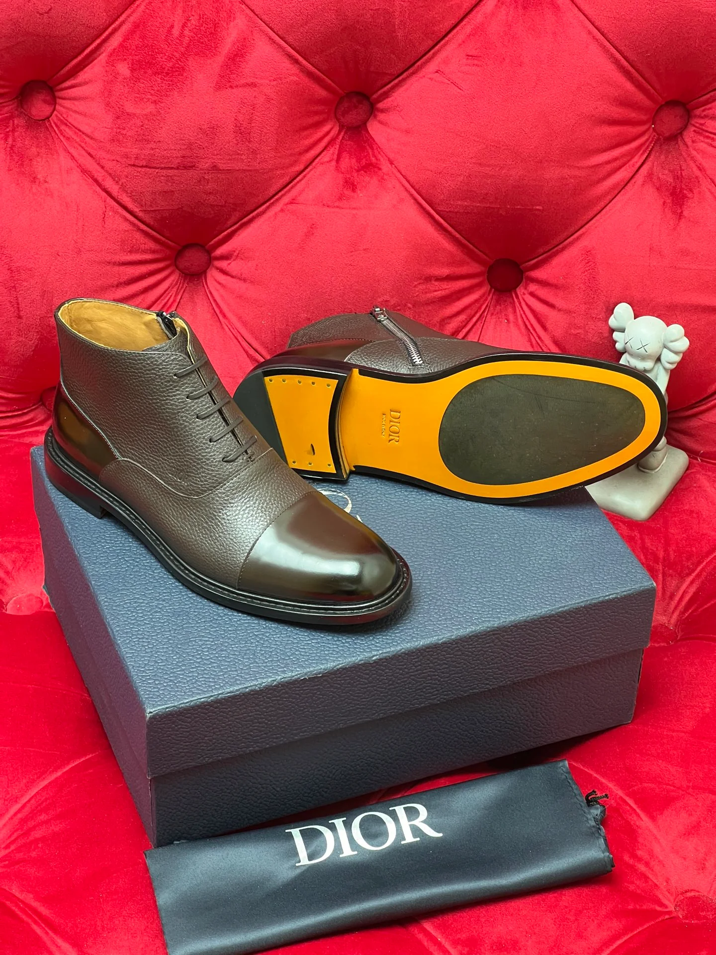 CD leather shoes