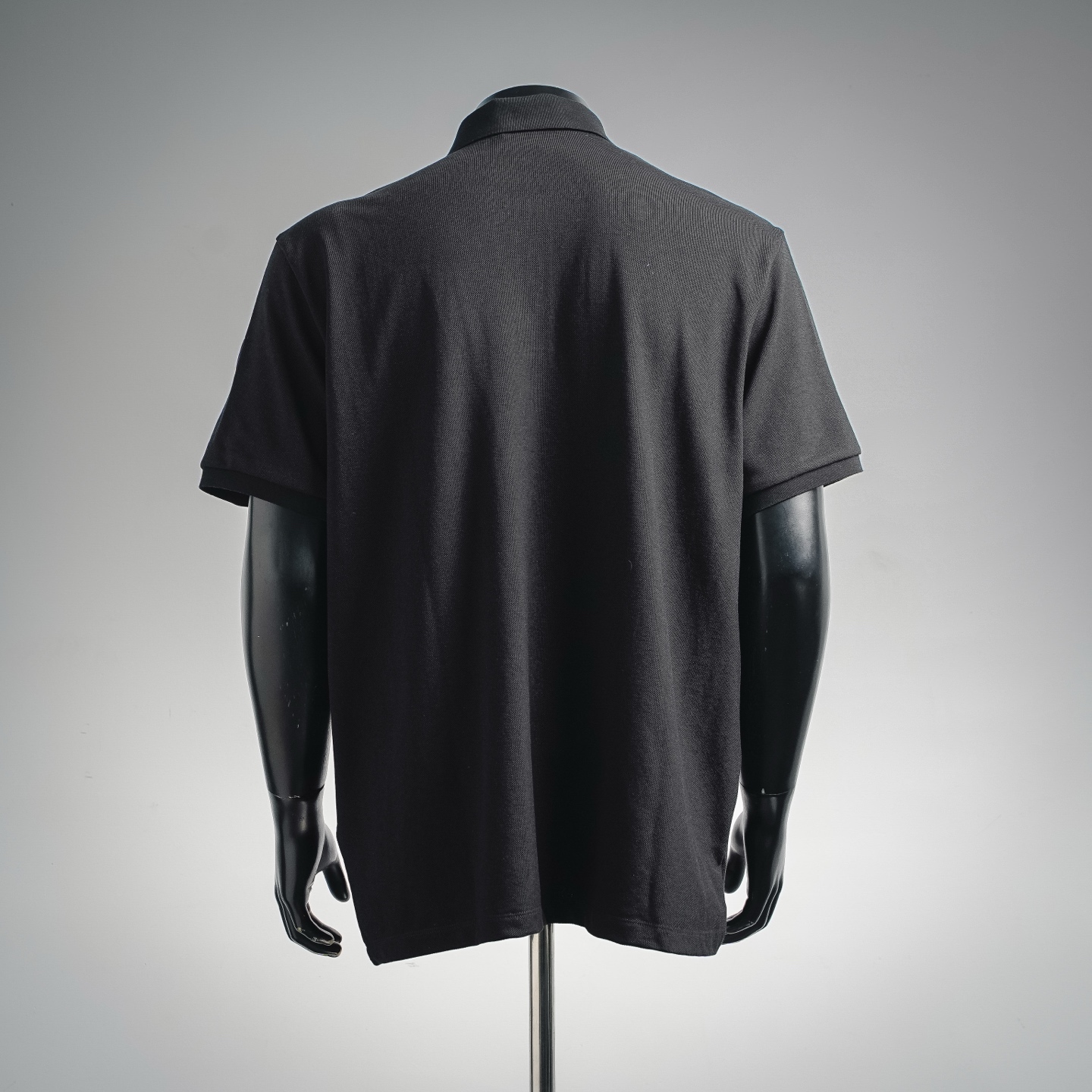 Mon collared Polo
