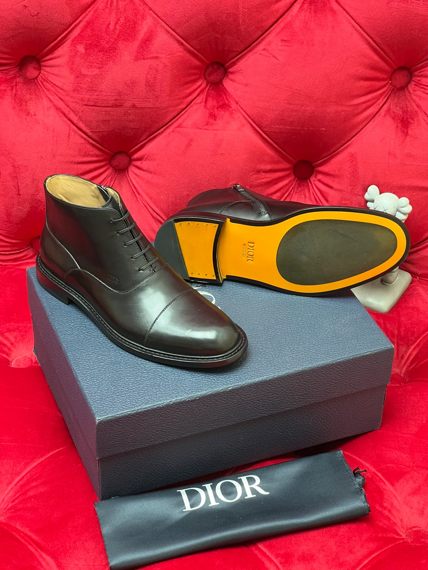 CD leather shoes