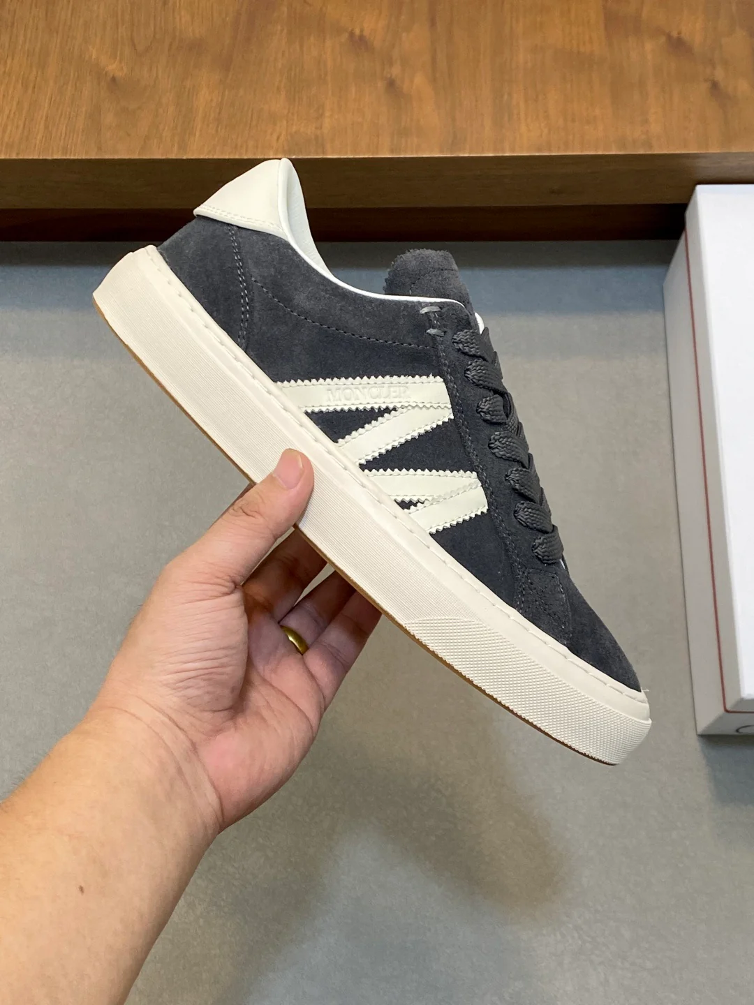 Mon low-top retro sneakers