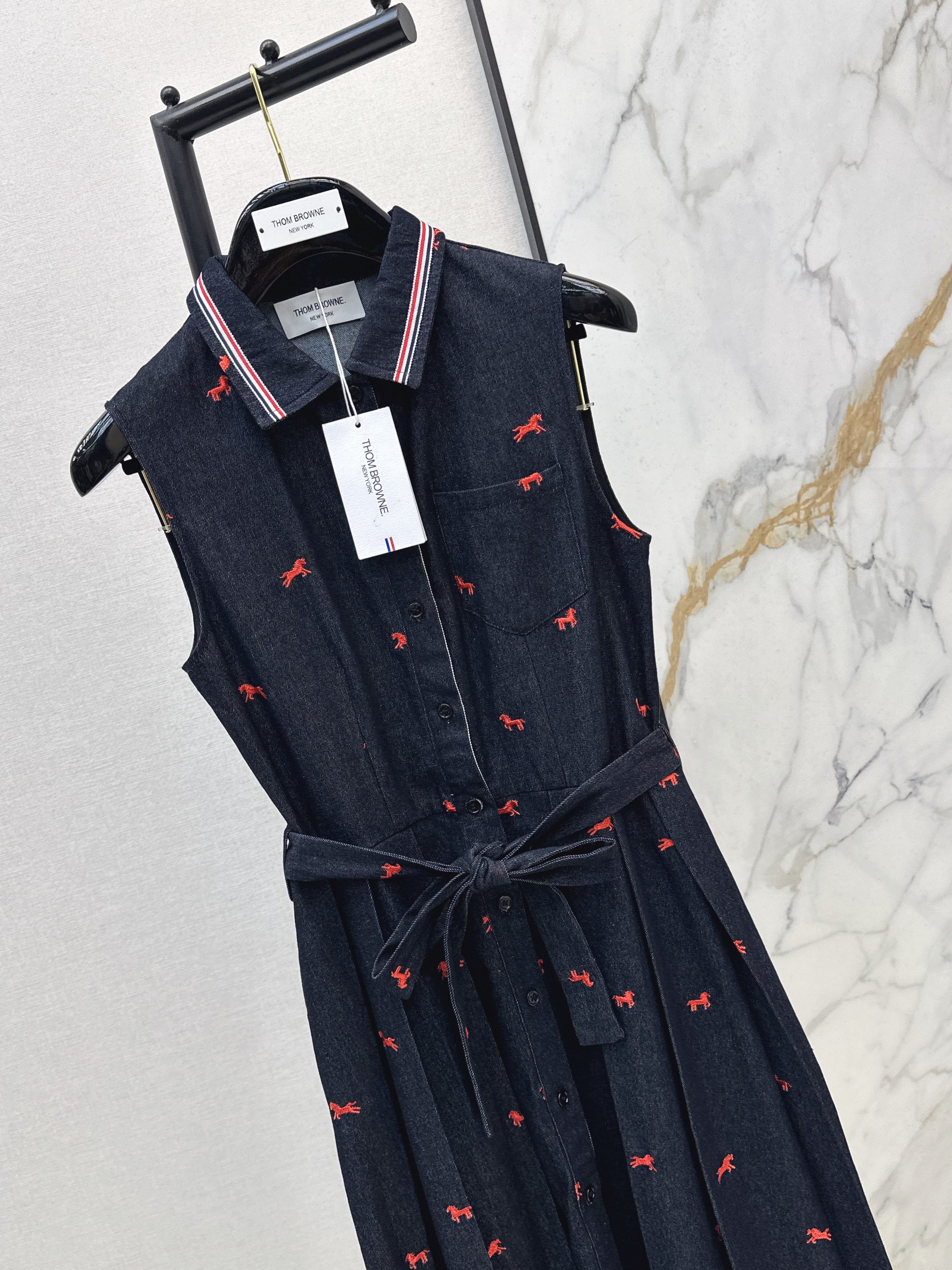 Thom 26ss embroidery sleeveless dress