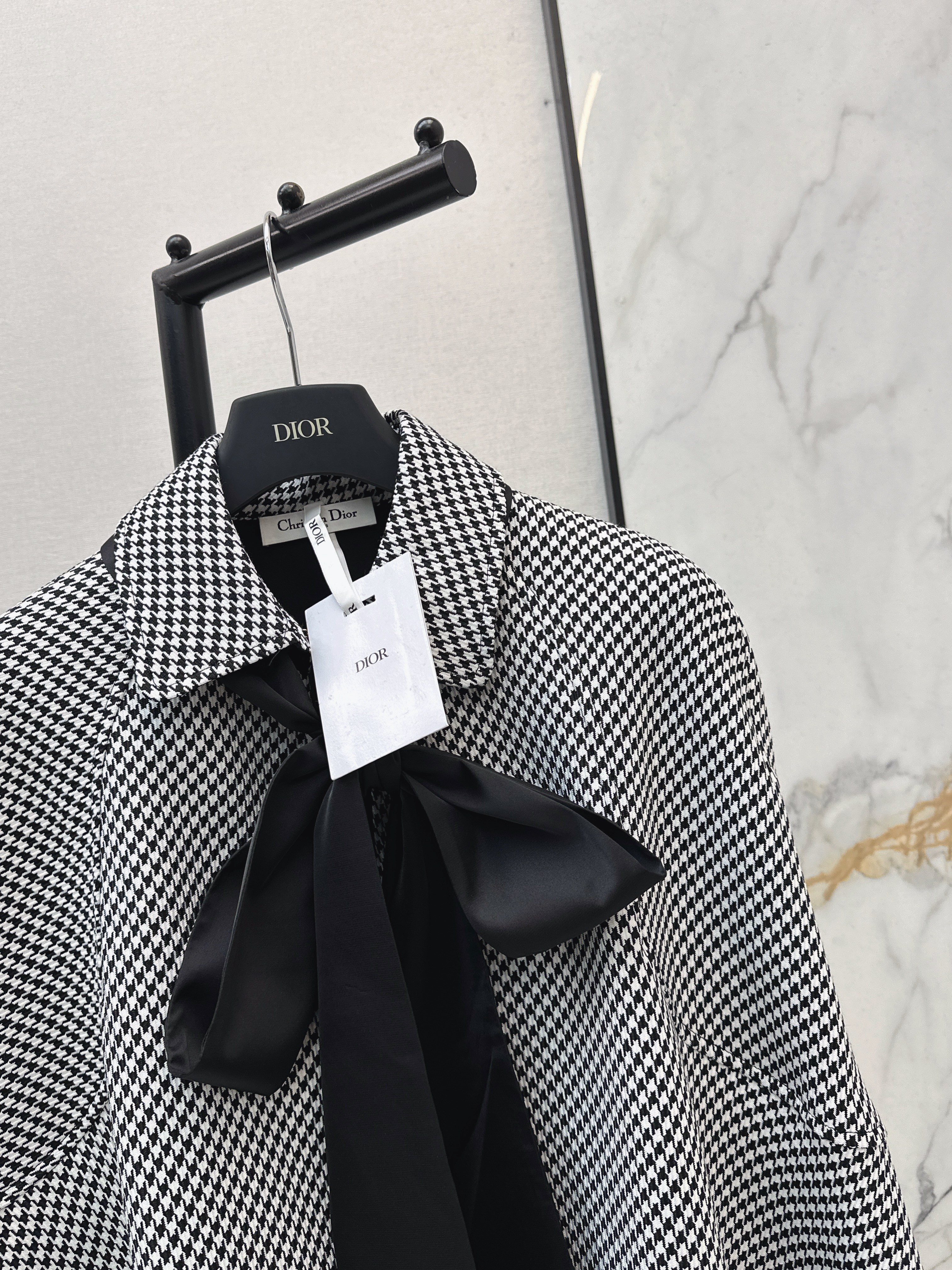 CD 26ss houndstooth cape coat