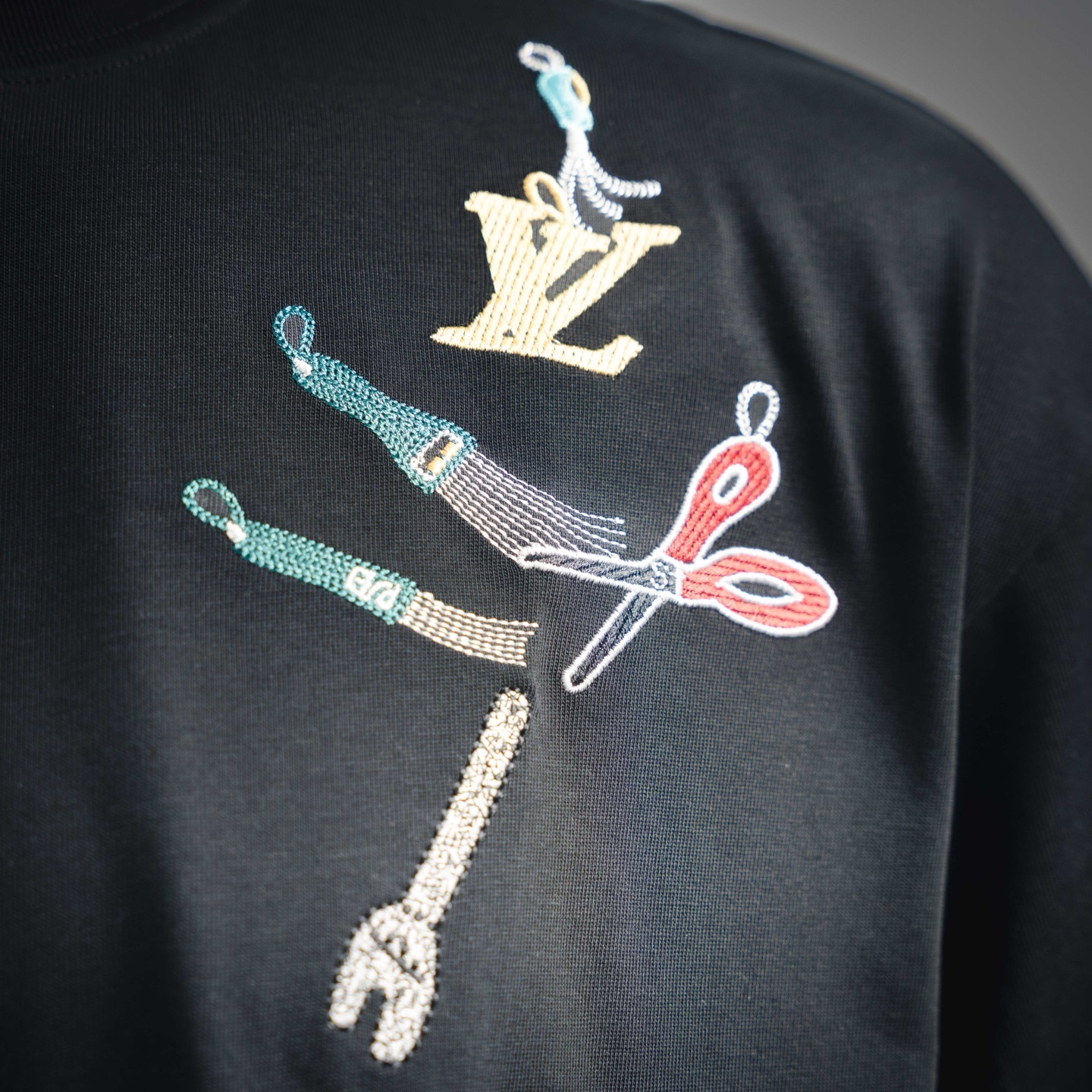 Louis tool embroidered t-shirt