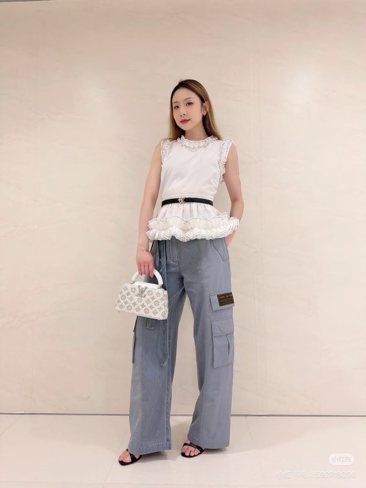 Loui 26ss ruffle sleeveless top