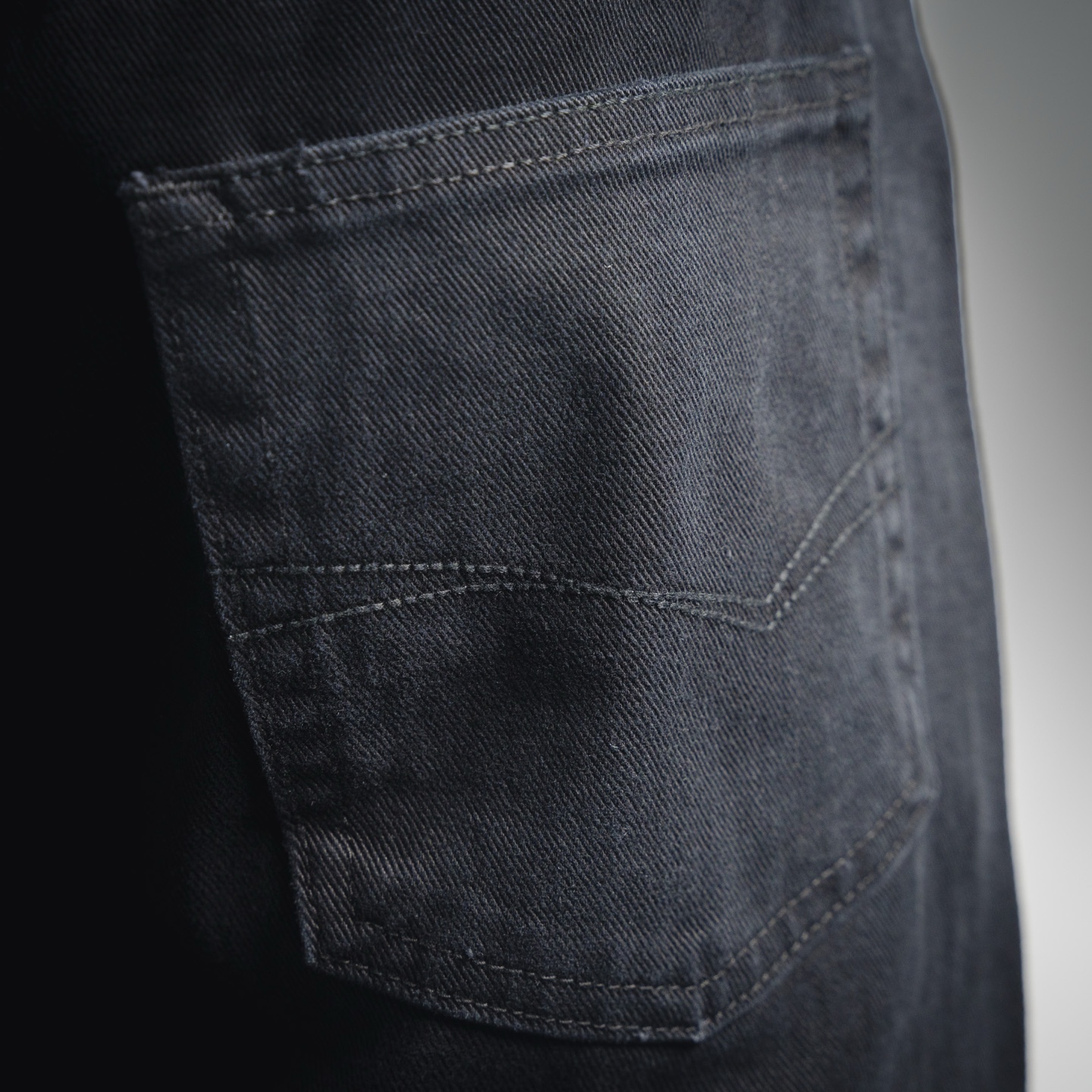 Balen ripped jeans