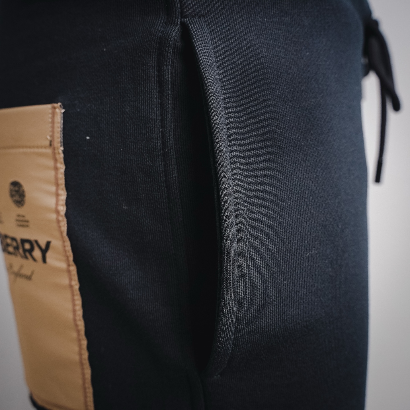 Bur tapered pants