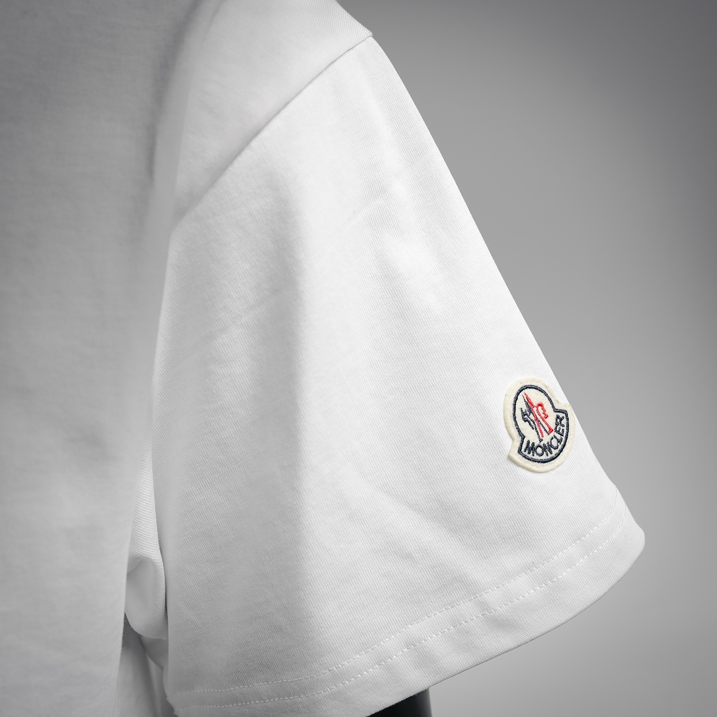 Mon chenille patch t-shirt