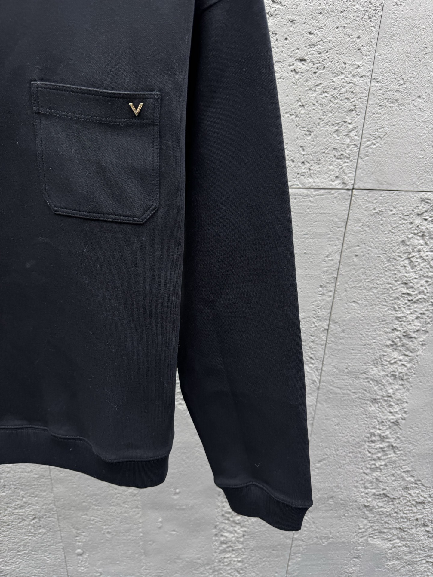 Valnet minimal pocket sweatshirt