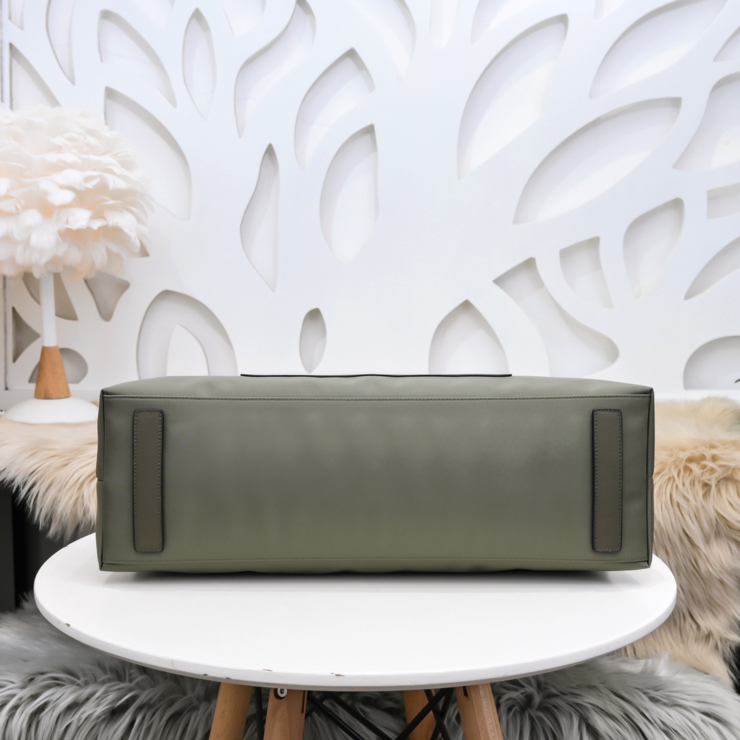 Fend travel bag