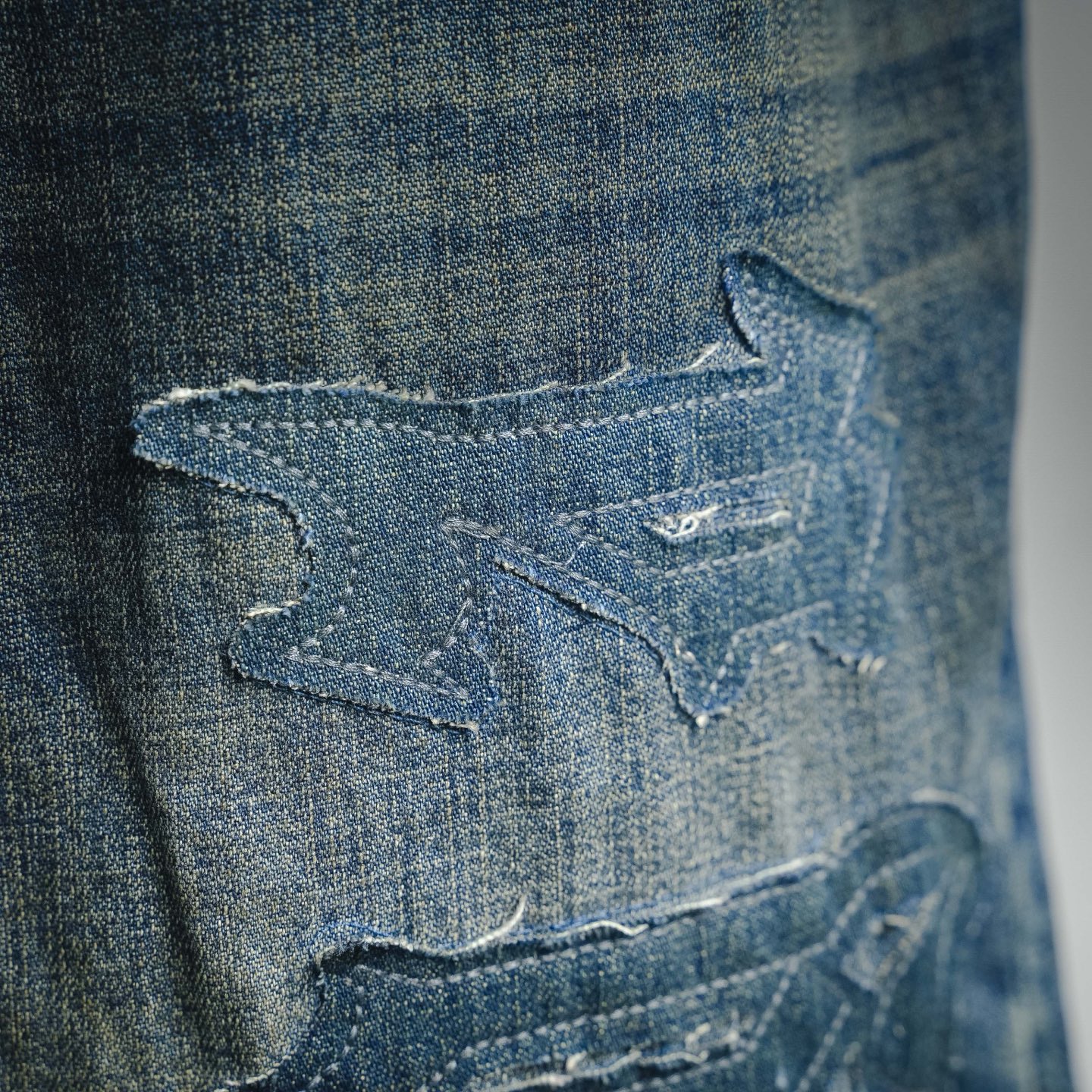 Balen distressed jeans