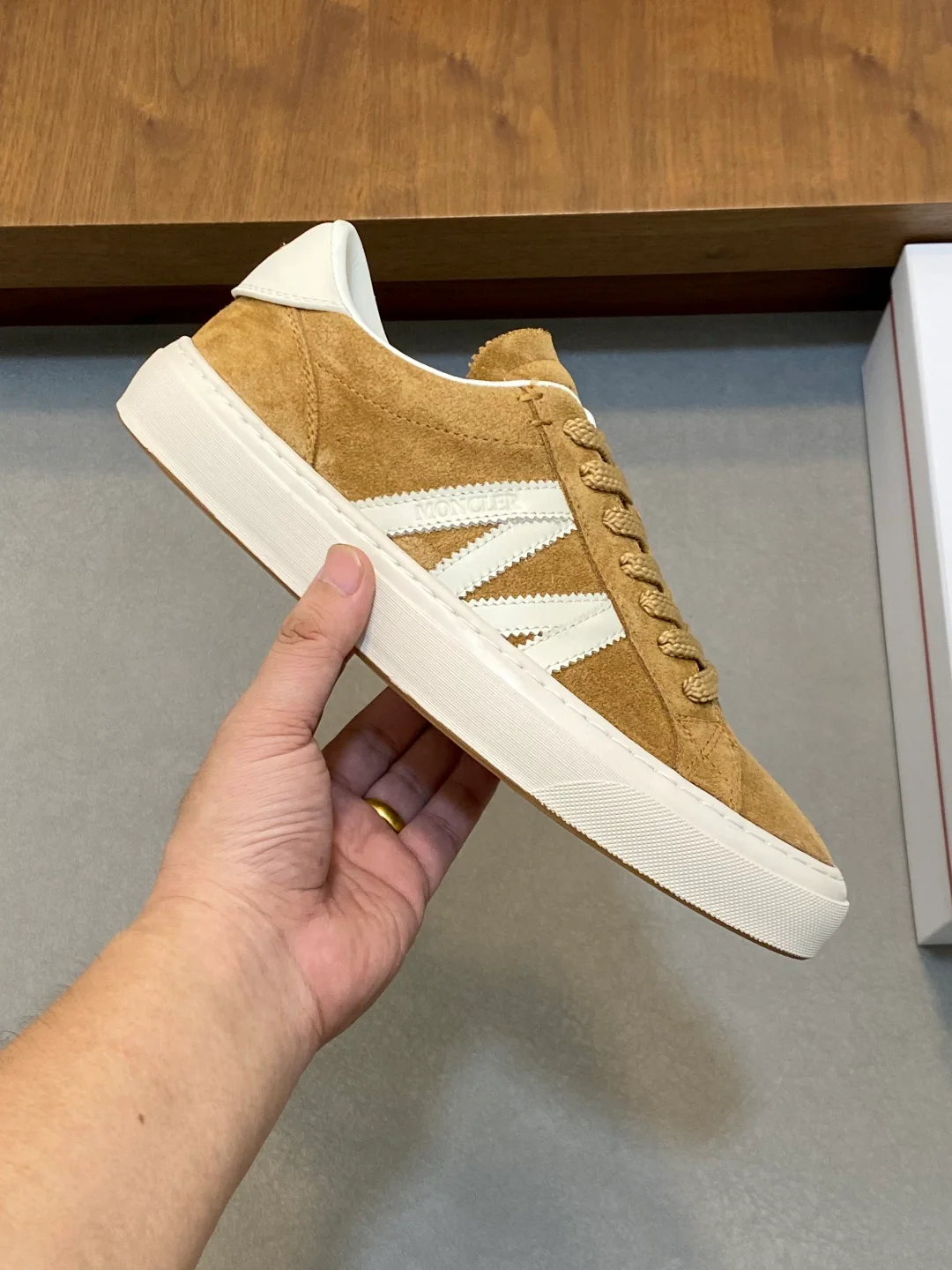 Mon low-top retro sneakers