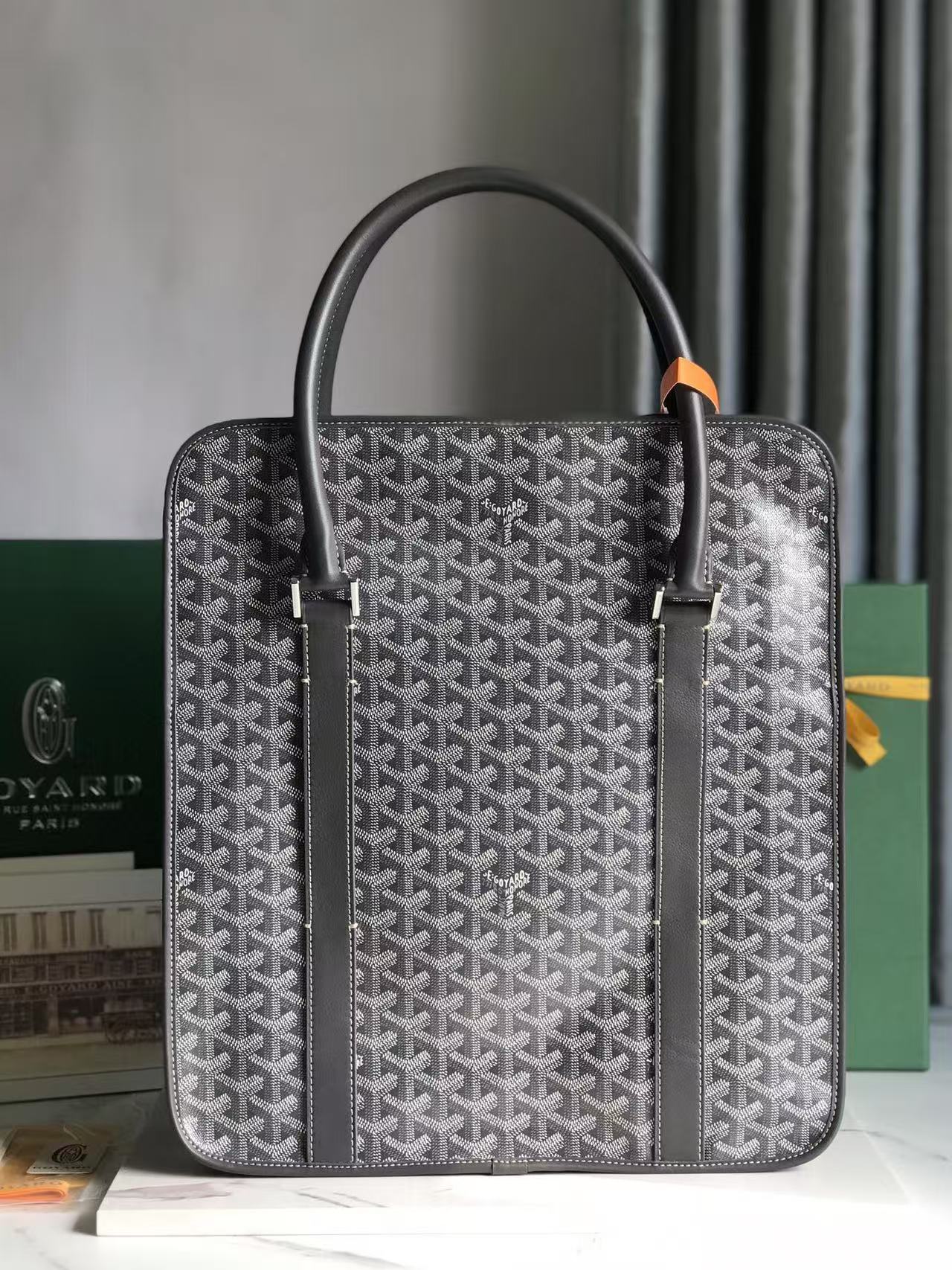 Goya briefcase