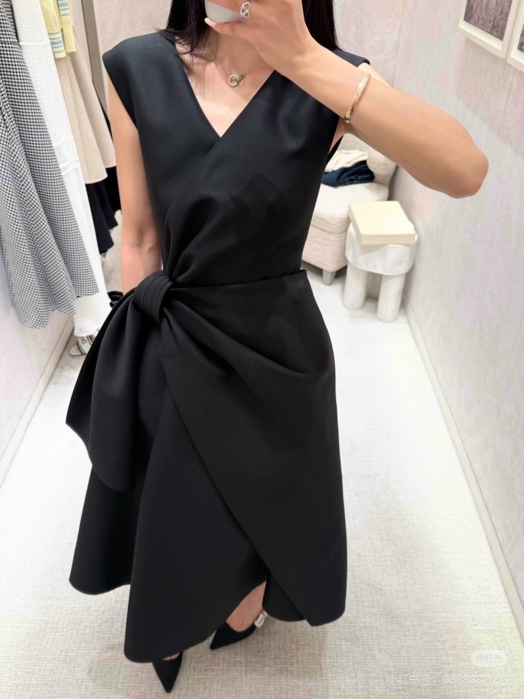 CD 26SS V-Neck Wrap Midi Dress