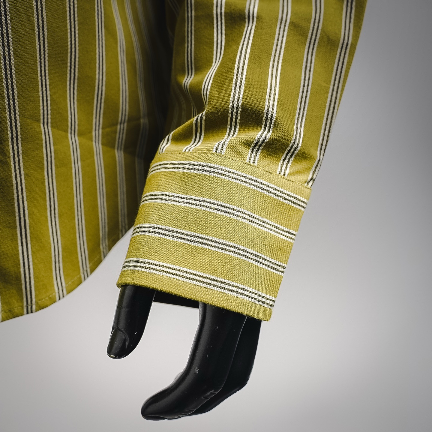 Bur striped crisp shirts