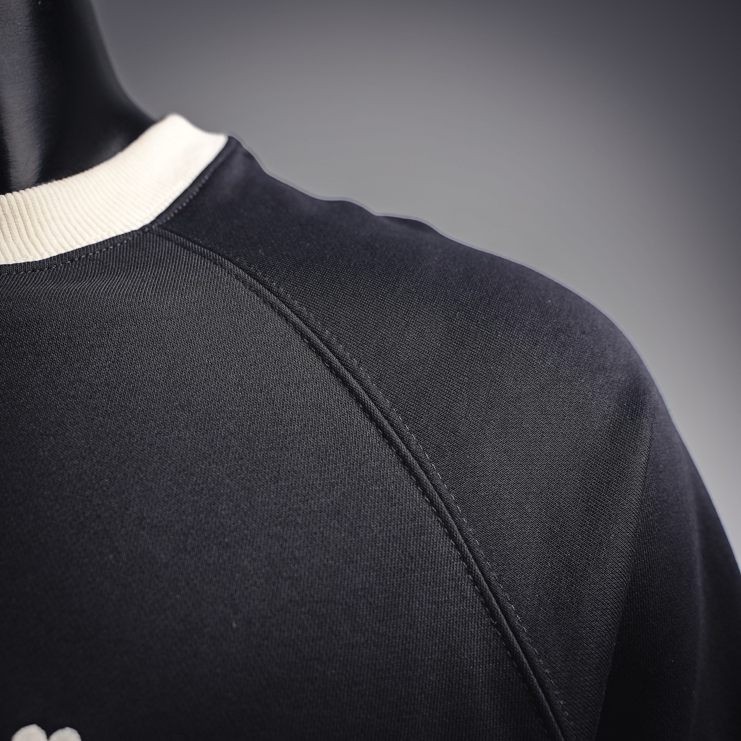Ami embroidered swetshirt