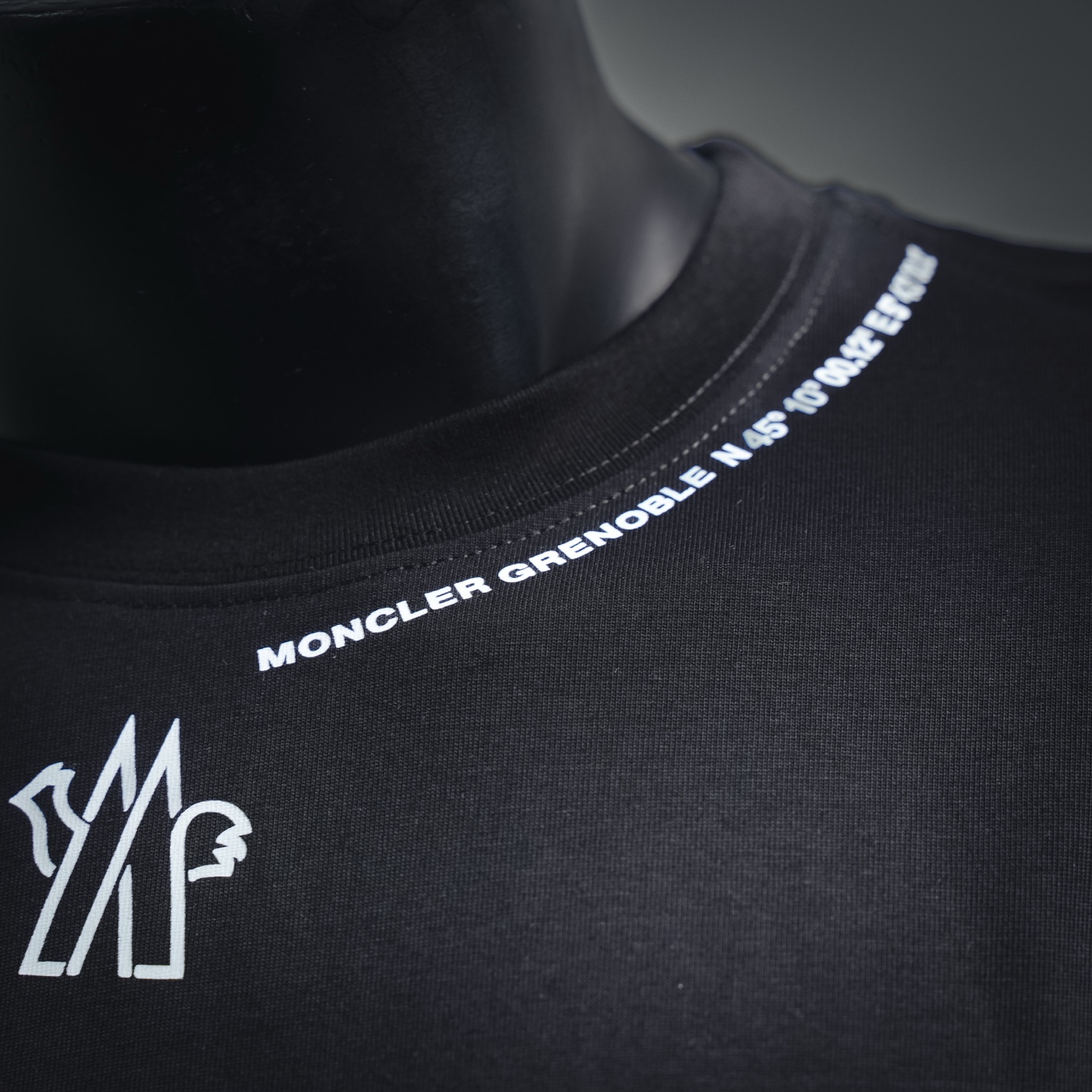 Mon neckline print t-shirt