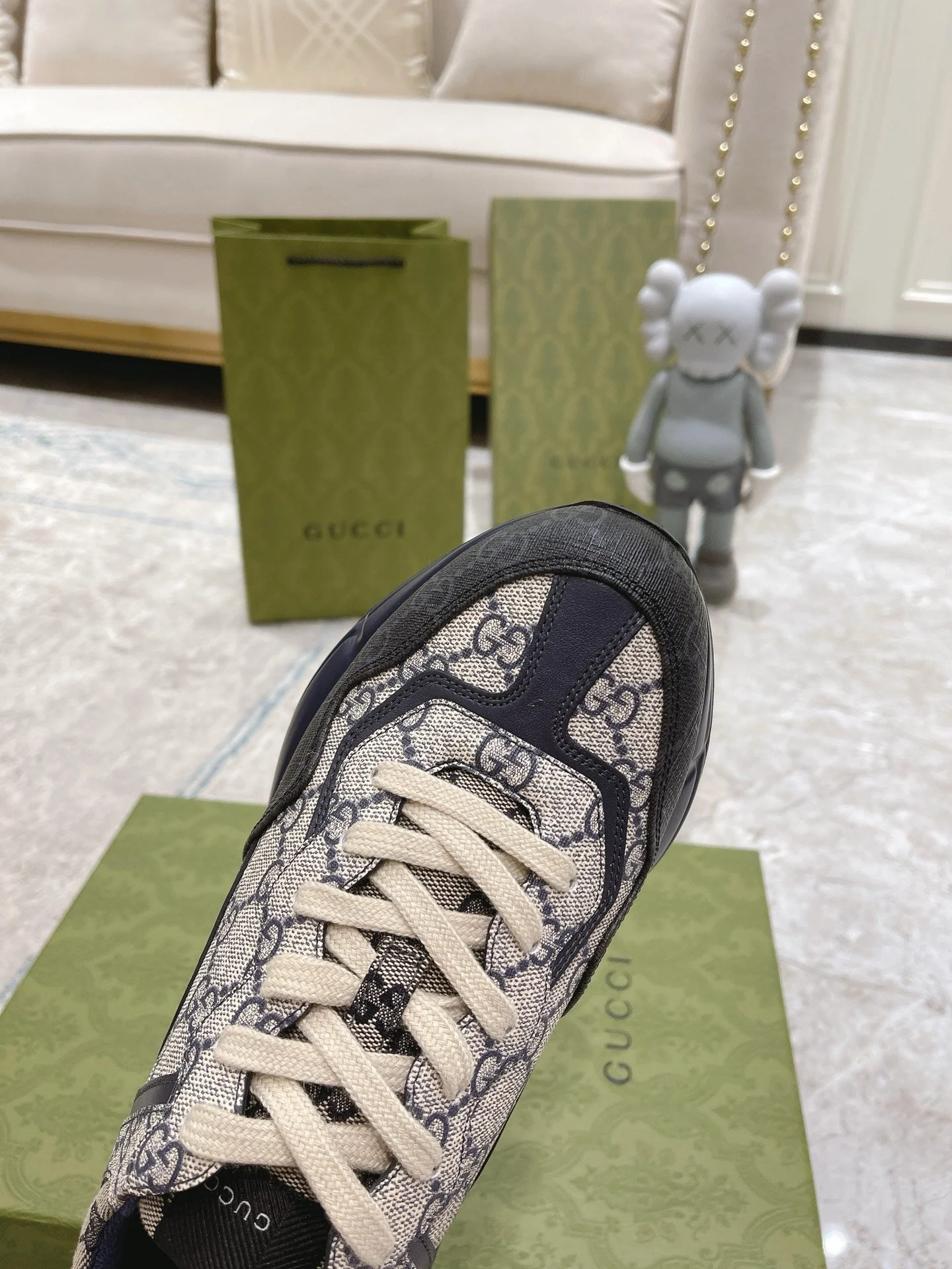 guc sneaker