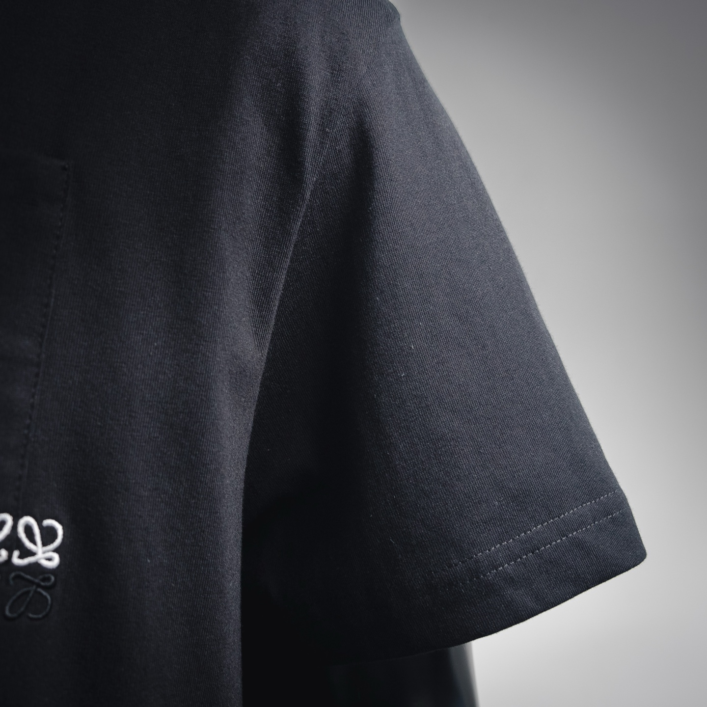 Loe pocket embroidered t-shirt