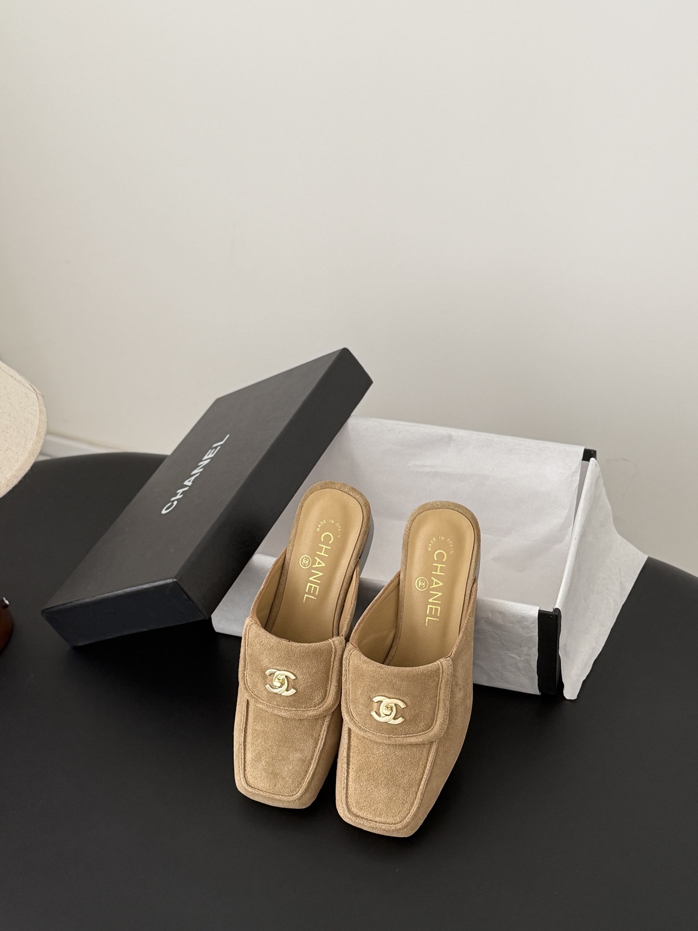 Chan 26C suede mules