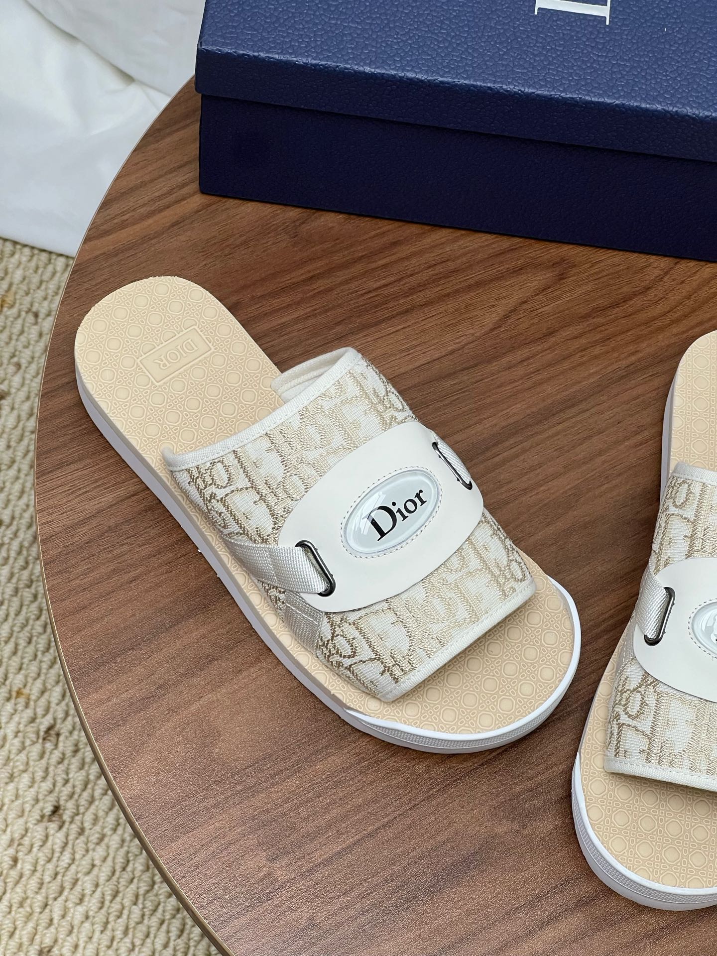 CD printed slippers
