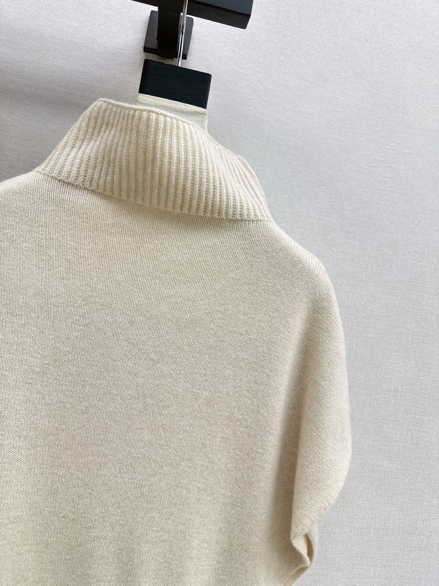 Her 26fw knit vest