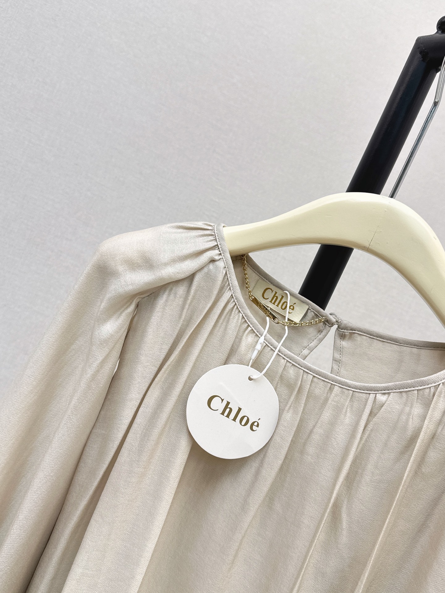 Chol 26ss cape sleeve top